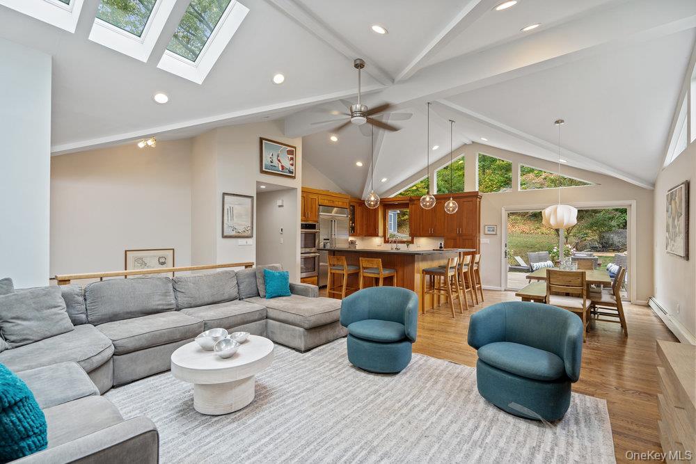 #11 photo, 33 Dogwood Lane, Locust Valley , NY 11560