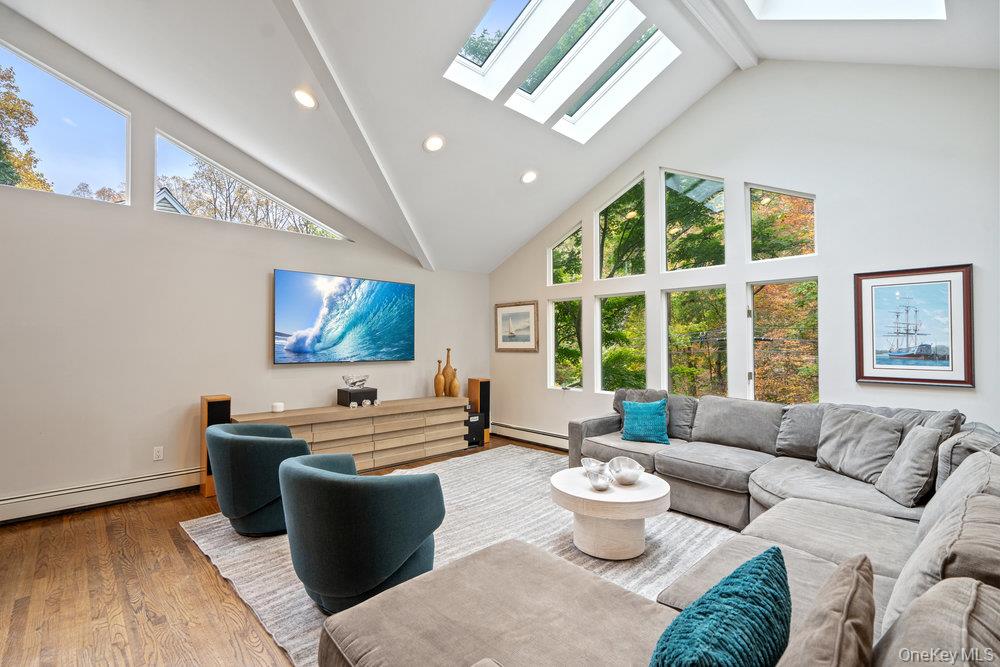 #7 photo, 33 Dogwood Lane, Locust Valley , NY 11560