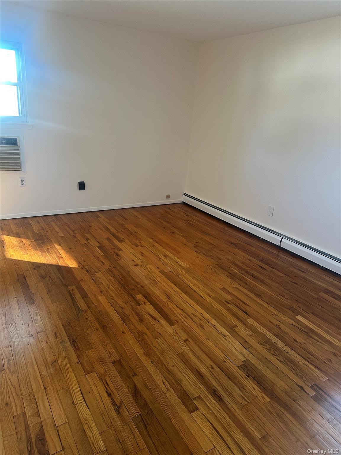 #5 photo, 308 Essex Street, West Babylon , NY 11704