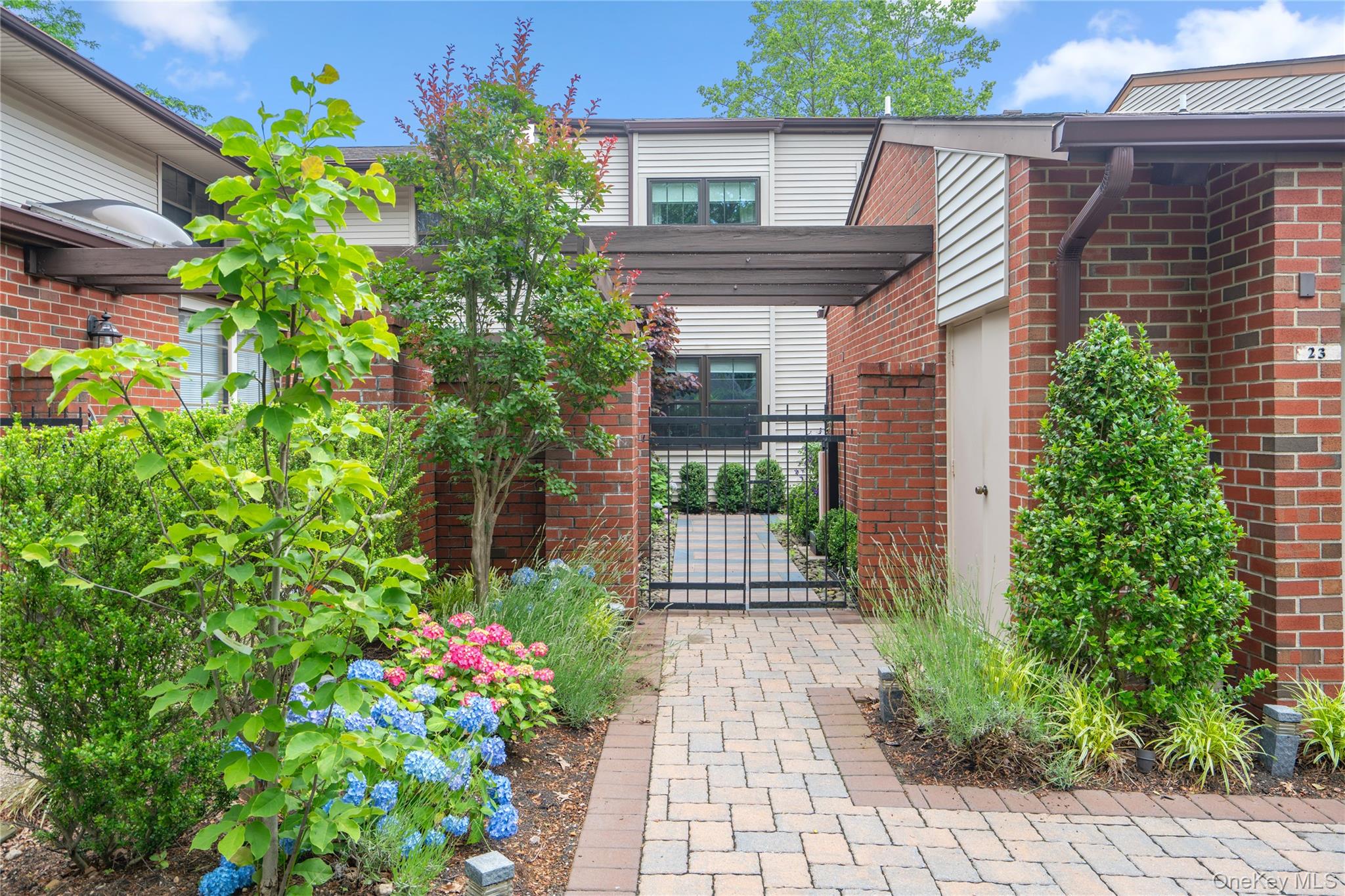 #1 photo, 23 Estates Terrace, Manhasset , NY 11030