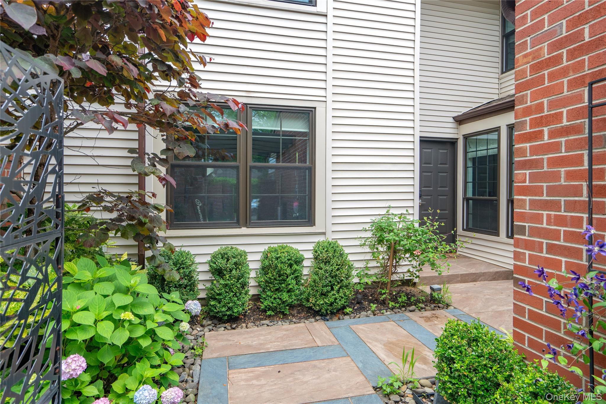 #2 photo, 23 Estates Terrace, Manhasset , NY 11030