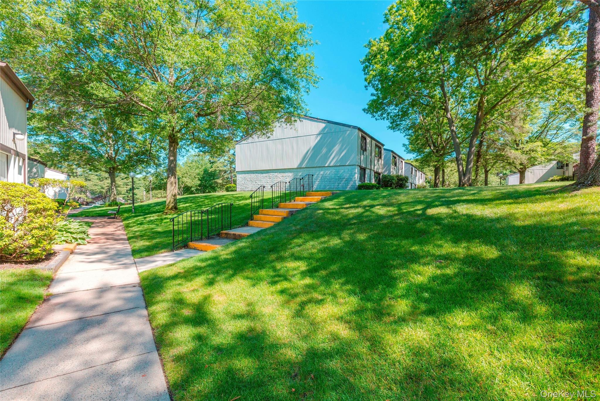 #18 photo, 99 Richmond Boulevard, Ronkonkoma , NY 11779