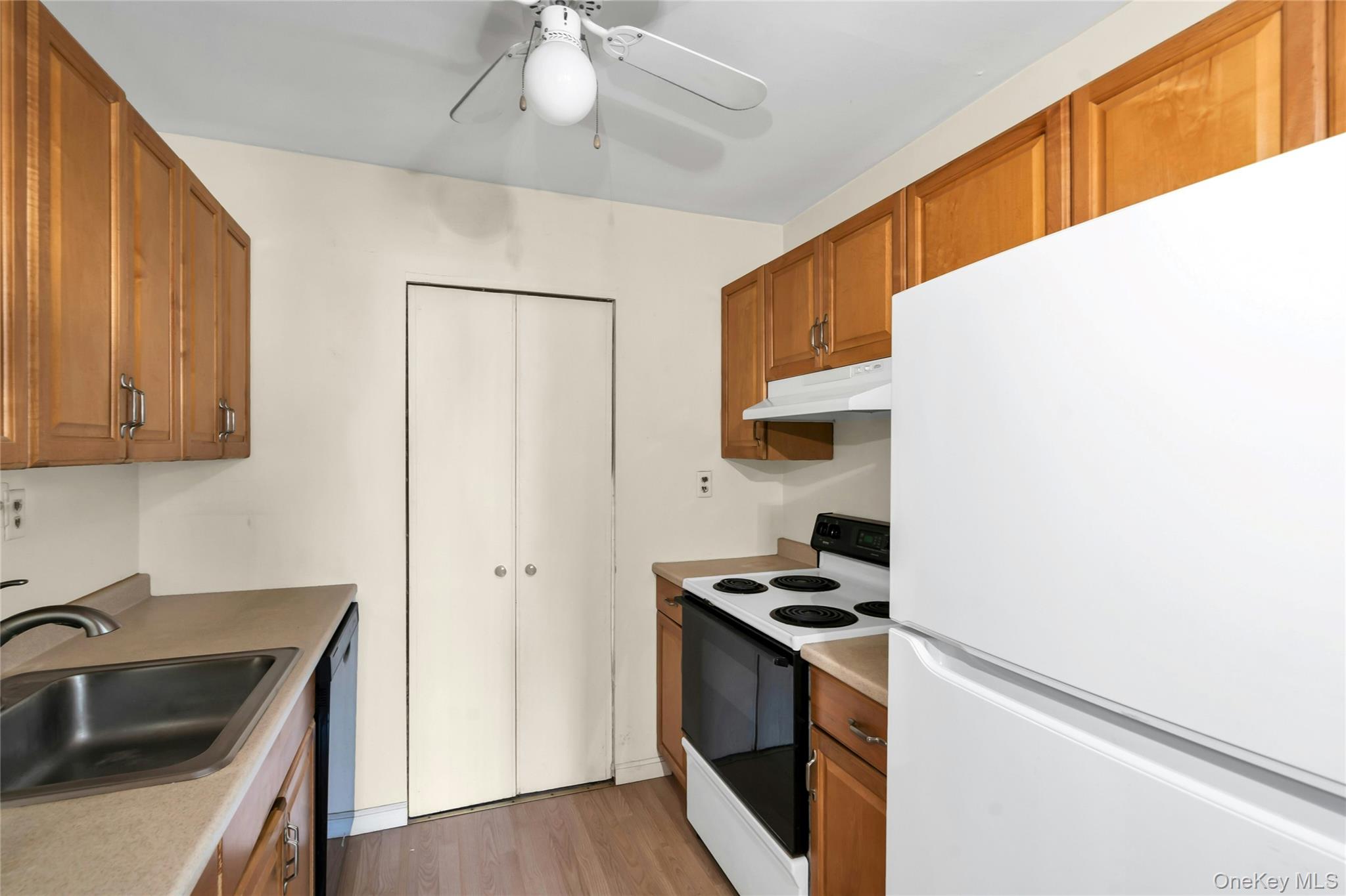 #8 photo, 99 Richmond Boulevard, Ronkonkoma , NY 11779