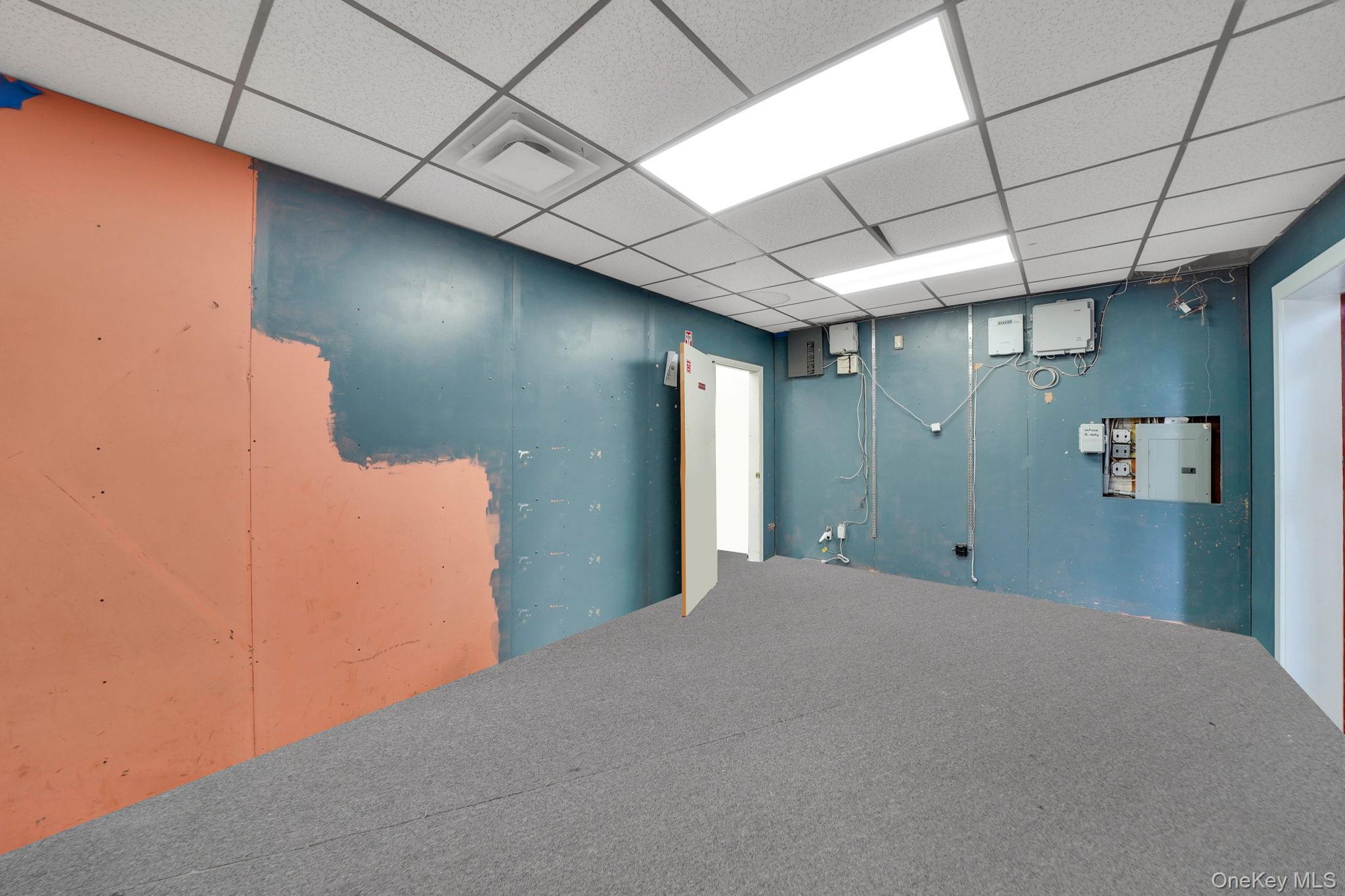 #16 photo, 150 W Sunrise Highway, Lindenhurst , NY 11757