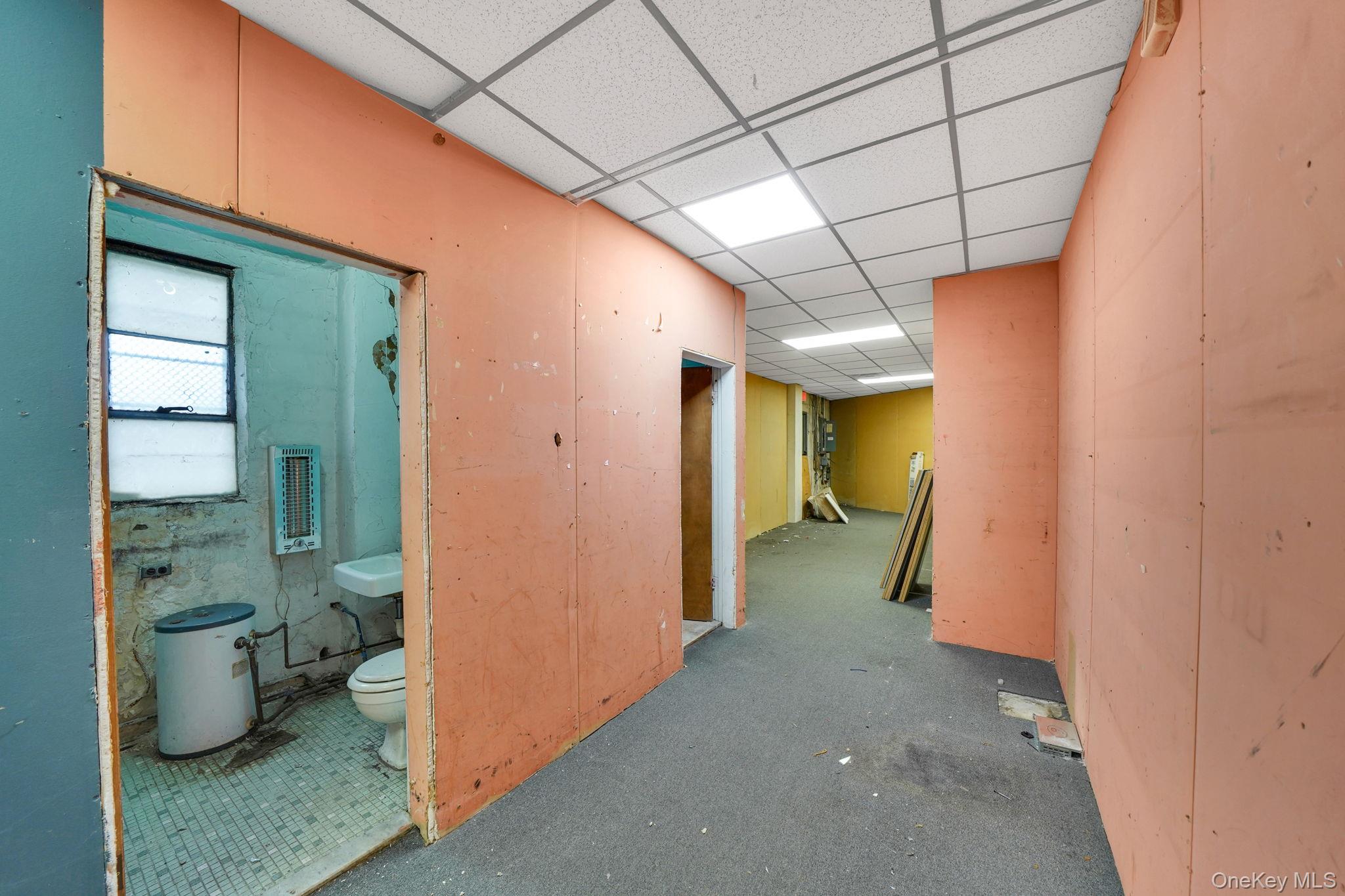 #17 photo, 150 W Sunrise Highway, Lindenhurst , NY 11757