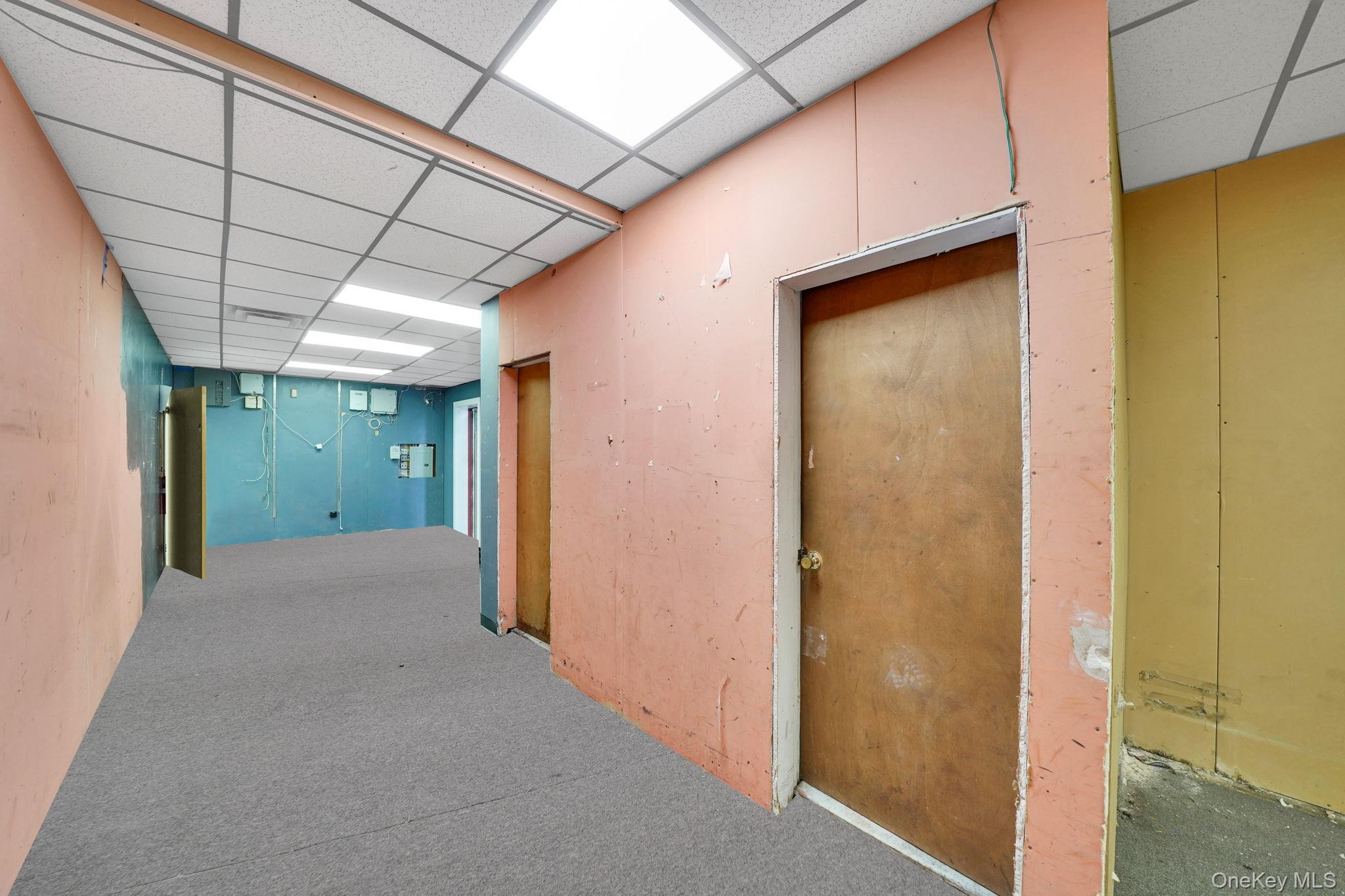 #18 photo, 150 W Sunrise Highway, Lindenhurst , NY 11757