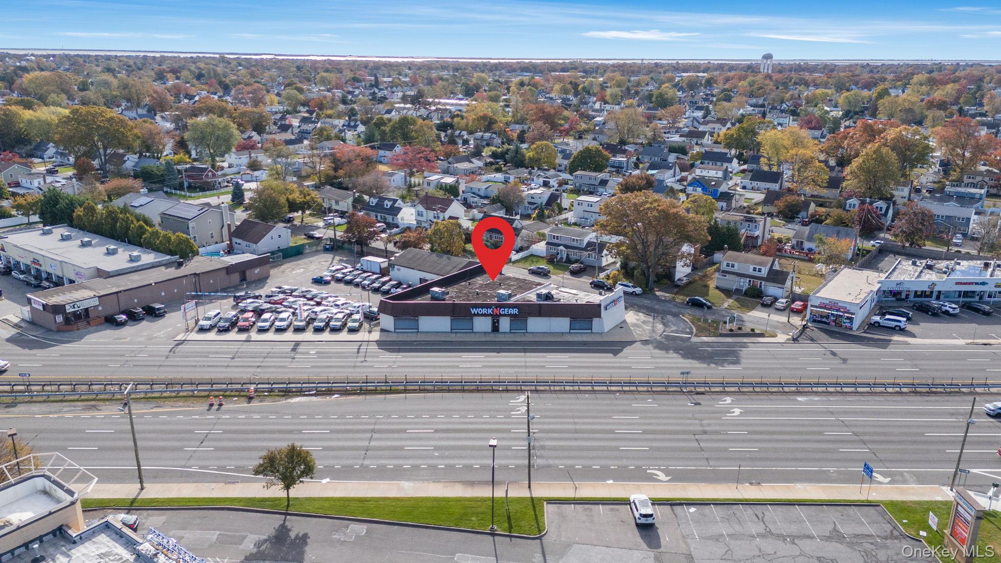#4 photo, 150 W Sunrise Highway, Lindenhurst , NY 11757
