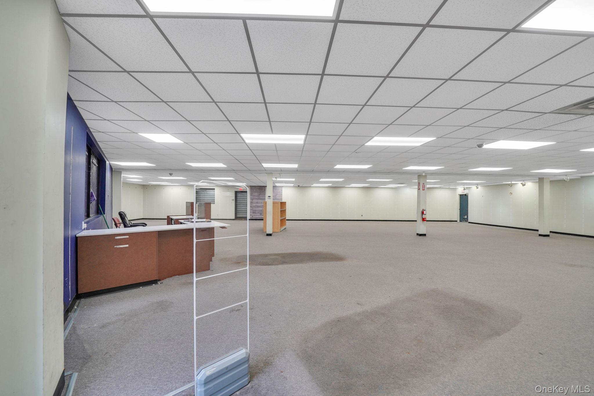 #8 photo, 150 W Sunrise Highway, Lindenhurst , NY 11757