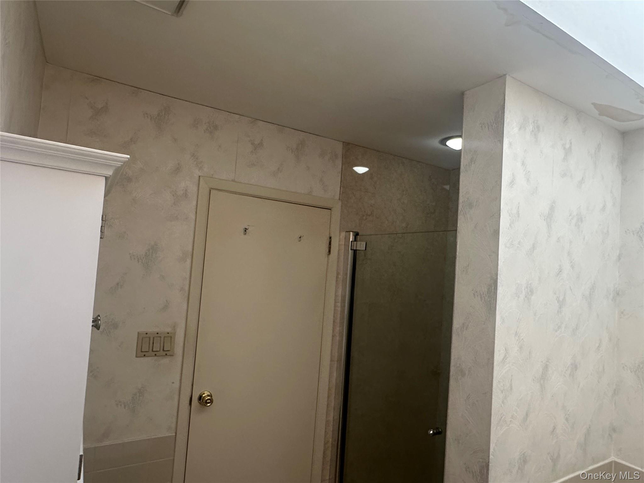 #14 photo, 100 Baker Court, Island Park , NY 11558