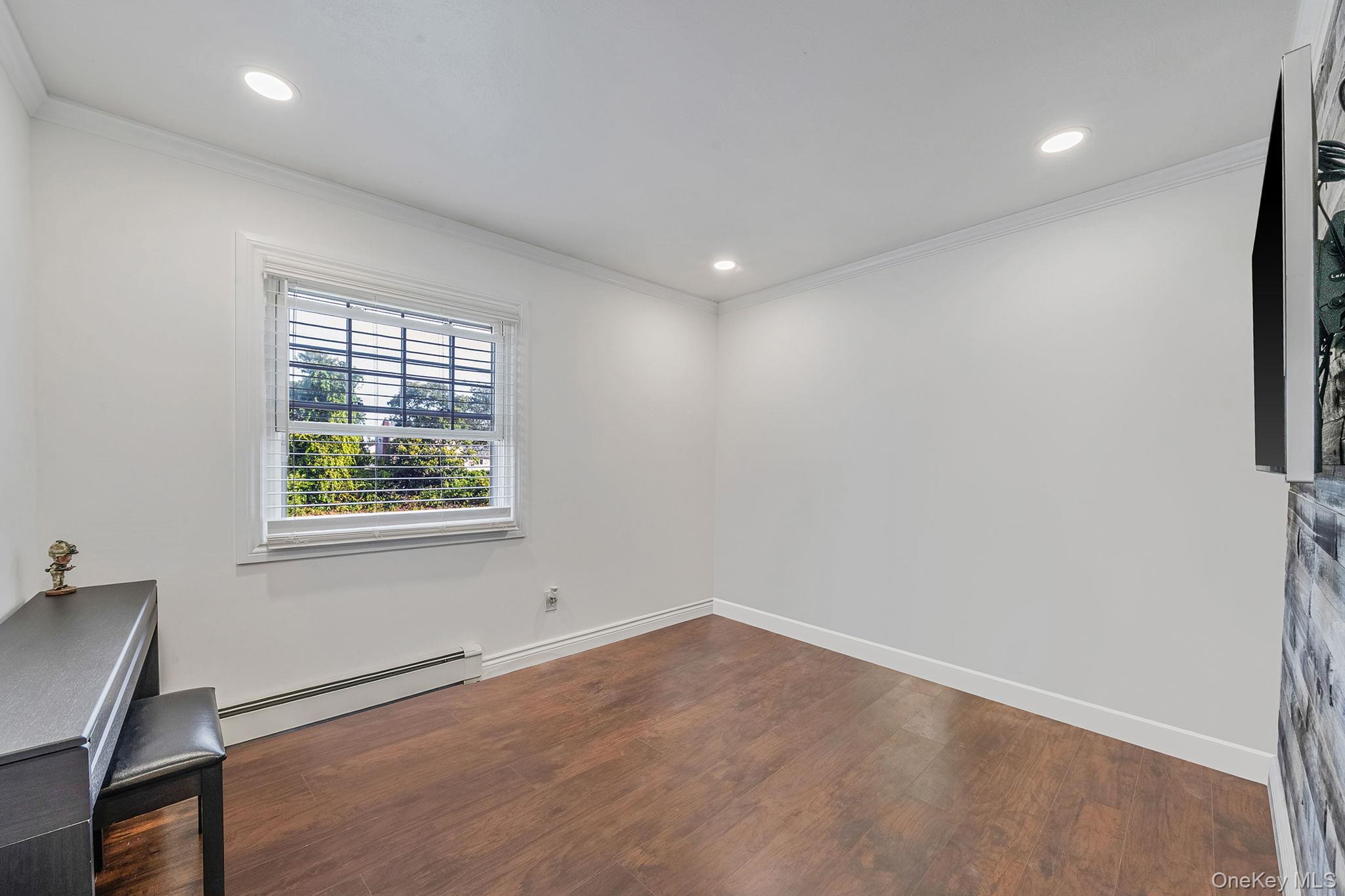 #20 photo, 360 Woodside Avenue, Bellport , NY 11713