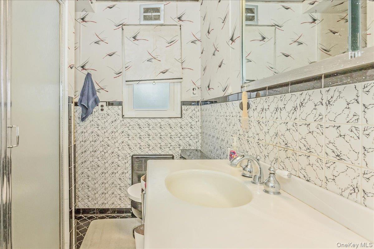 #14 photo, 1683 Stewart Avenue, New Hyde Park , NY 11040