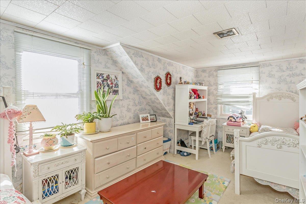 #16 photo, 1683 Stewart Avenue, New Hyde Park , NY 11040