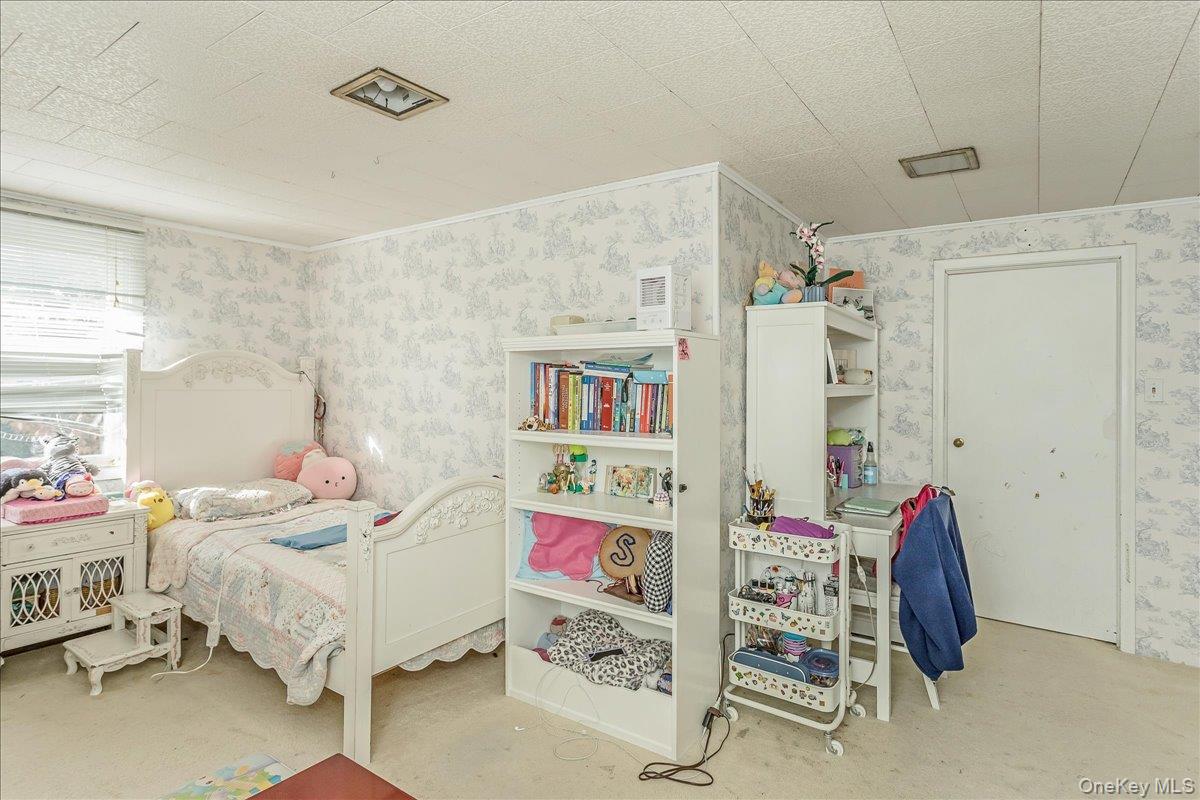 #17 photo, 1683 Stewart Avenue, New Hyde Park , NY 11040