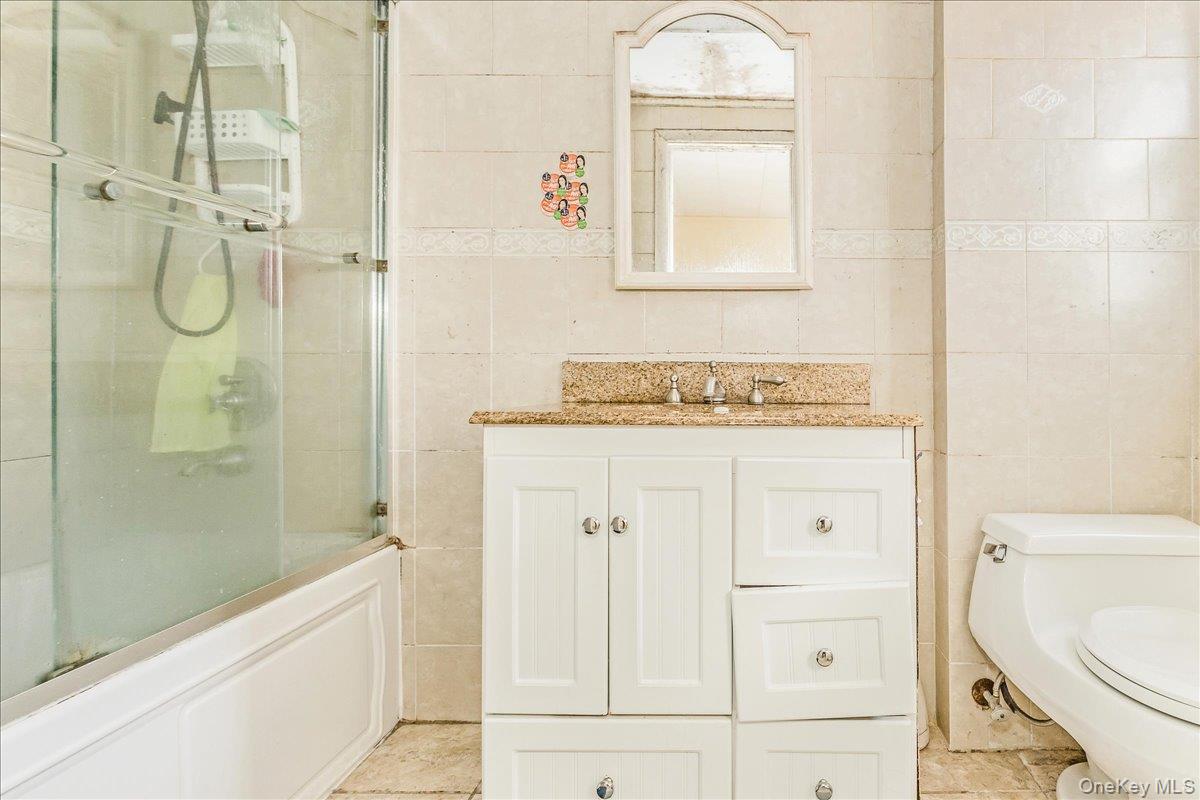 #19 photo, 1683 Stewart Avenue, New Hyde Park , NY 11040