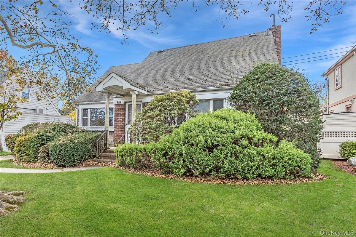 #3 photo, 1683 Stewart Avenue, New Hyde Park , NY 11040