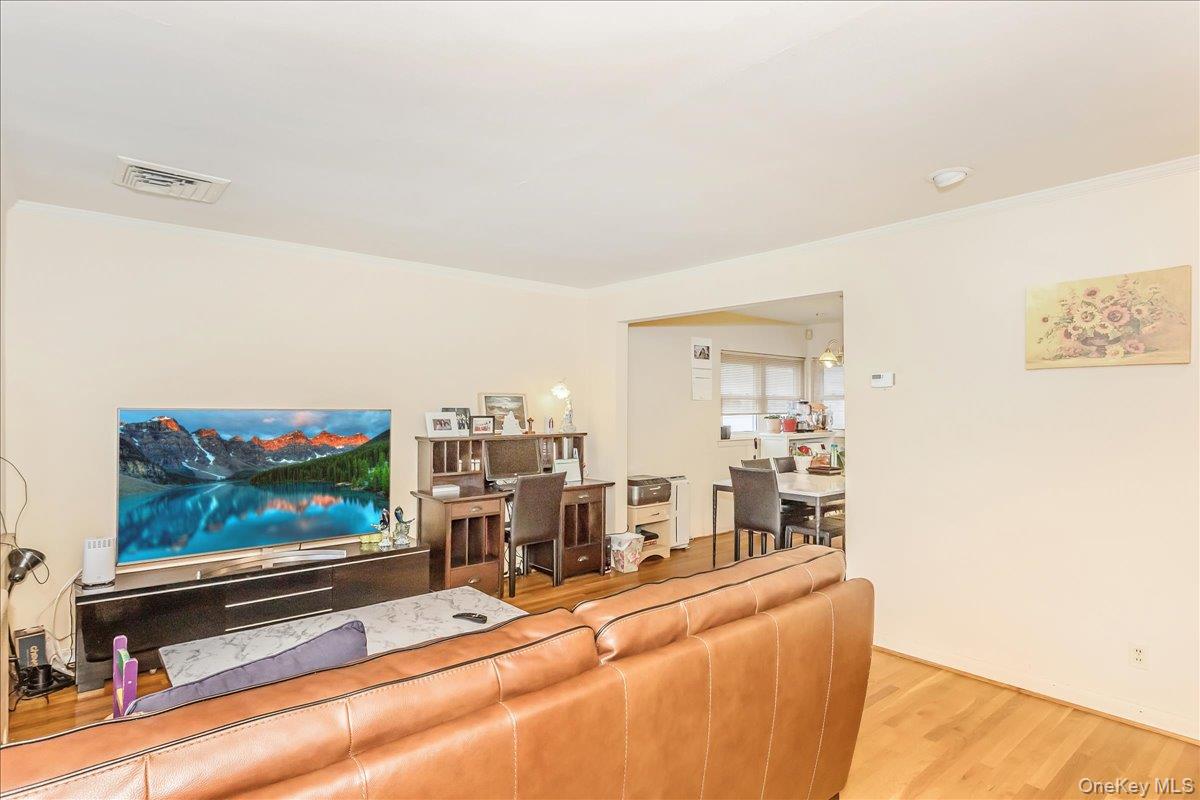 #4 photo, 1683 Stewart Avenue, New Hyde Park , NY 11040