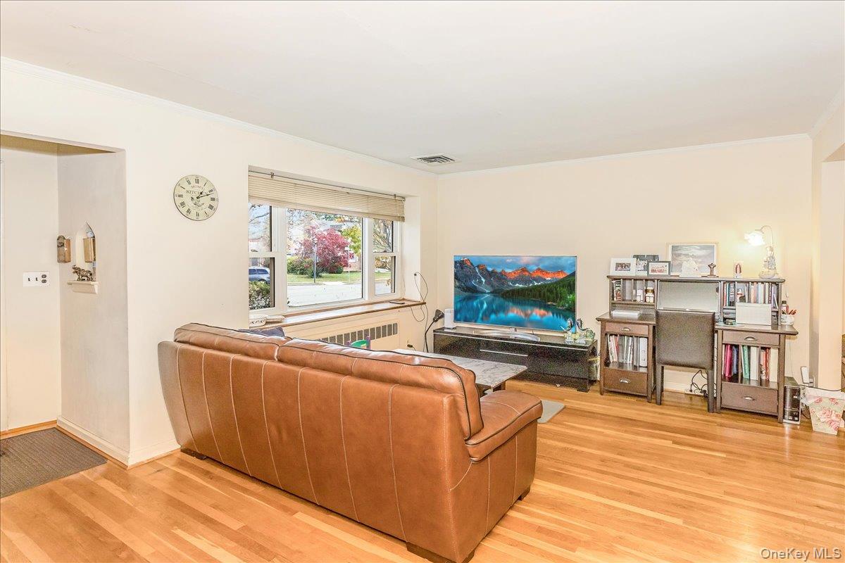 #5 photo, 1683 Stewart Avenue, New Hyde Park , NY 11040