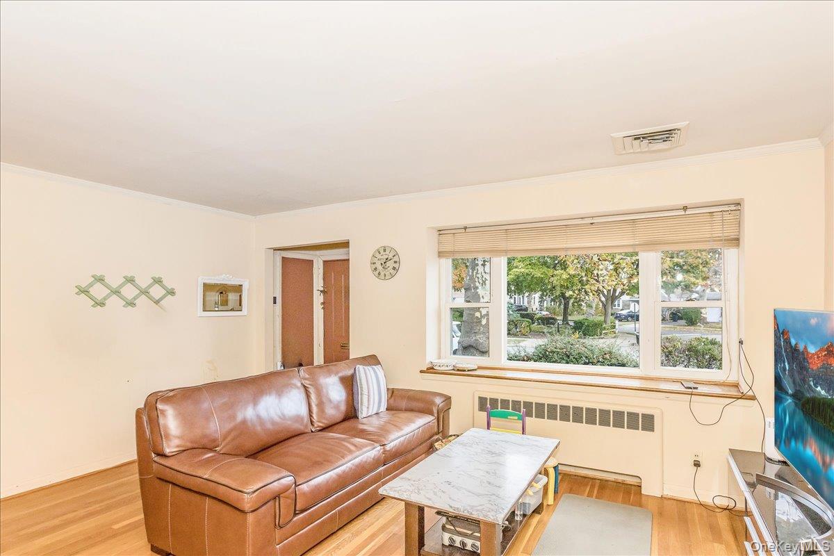 #6 photo, 1683 Stewart Avenue, New Hyde Park , NY 11040