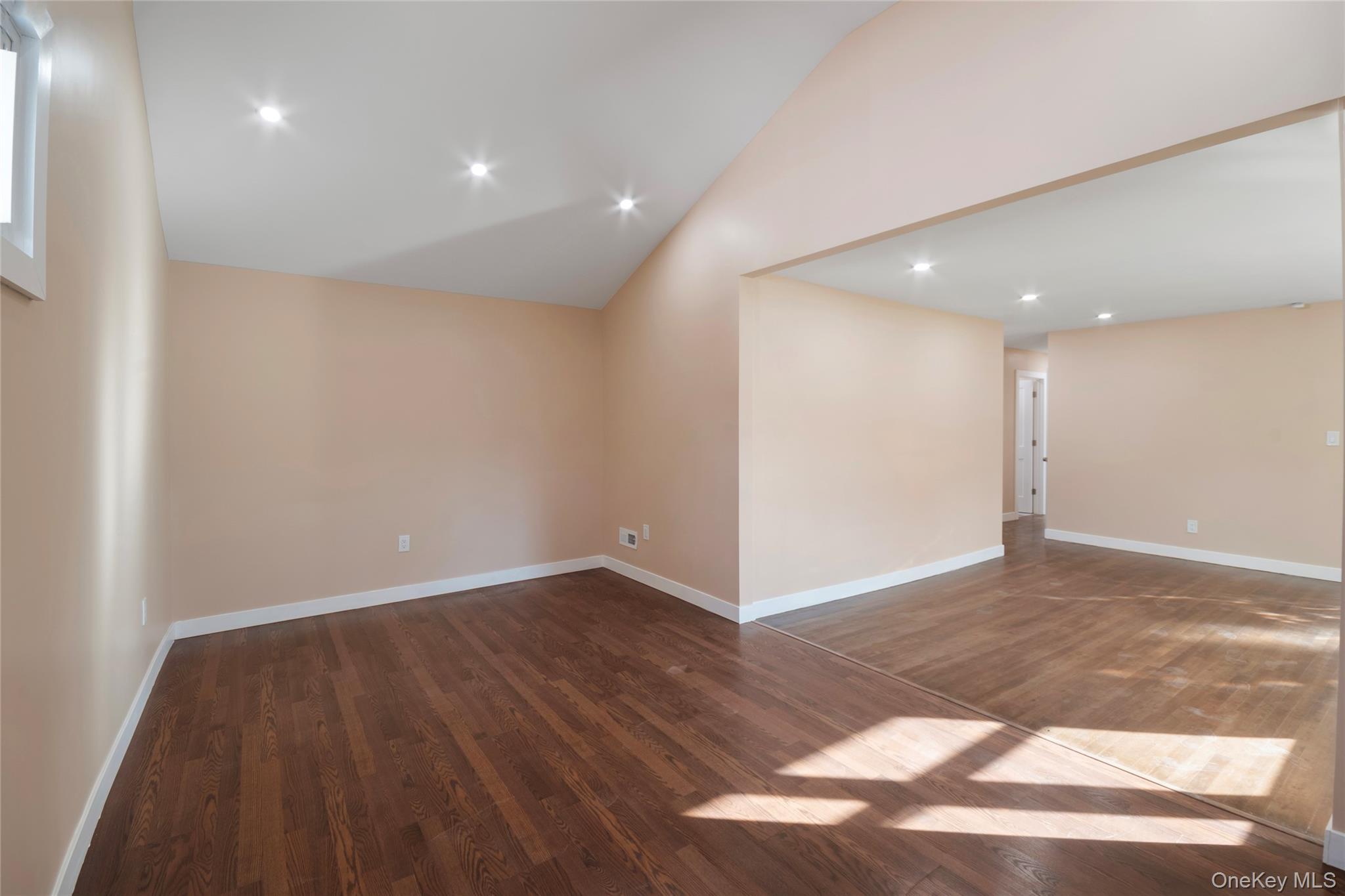 #11 photo, 1039 Carll Drive, Bay Shore , NY 11706