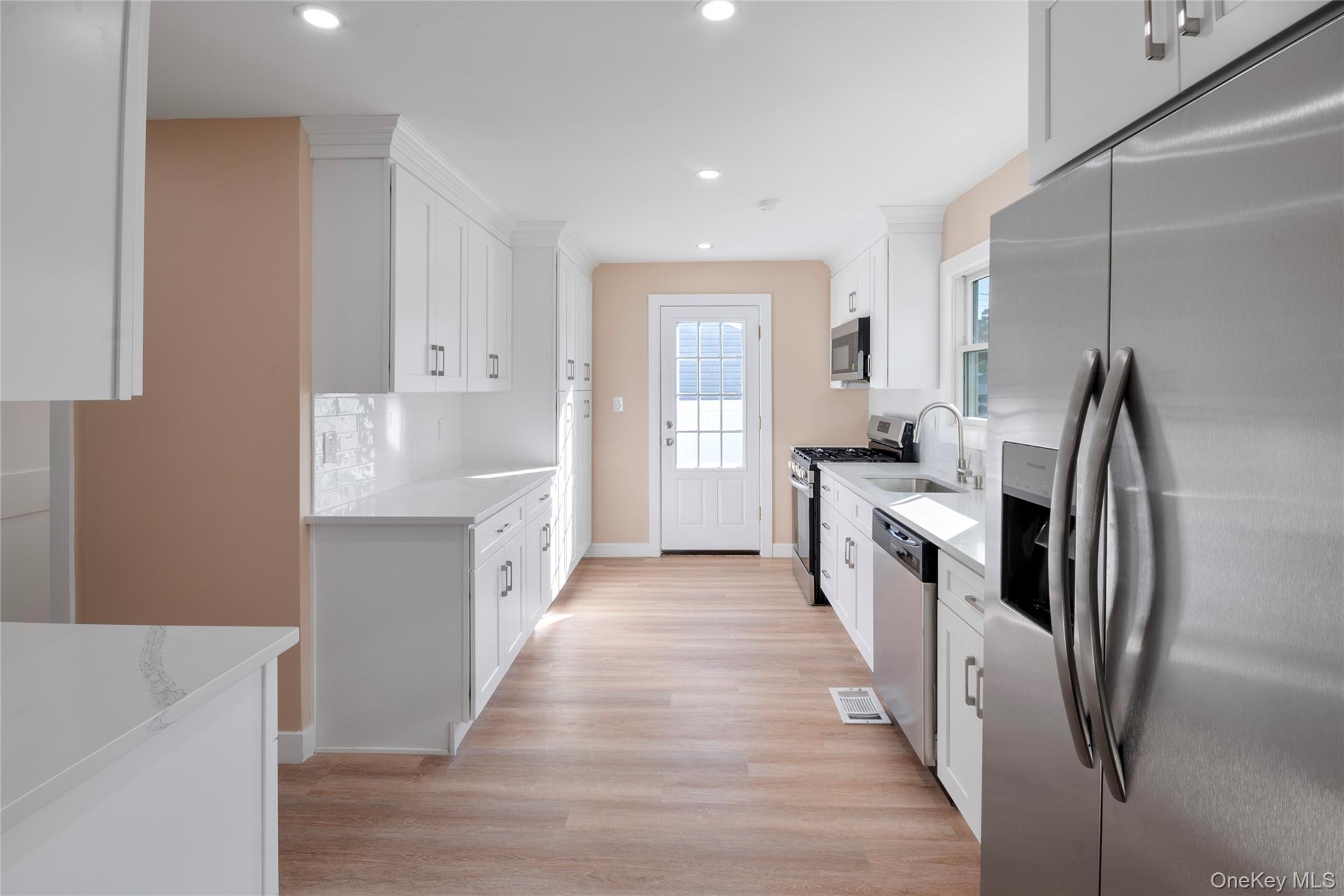 #12 photo, 1039 Carll Drive, Bay Shore , NY 11706