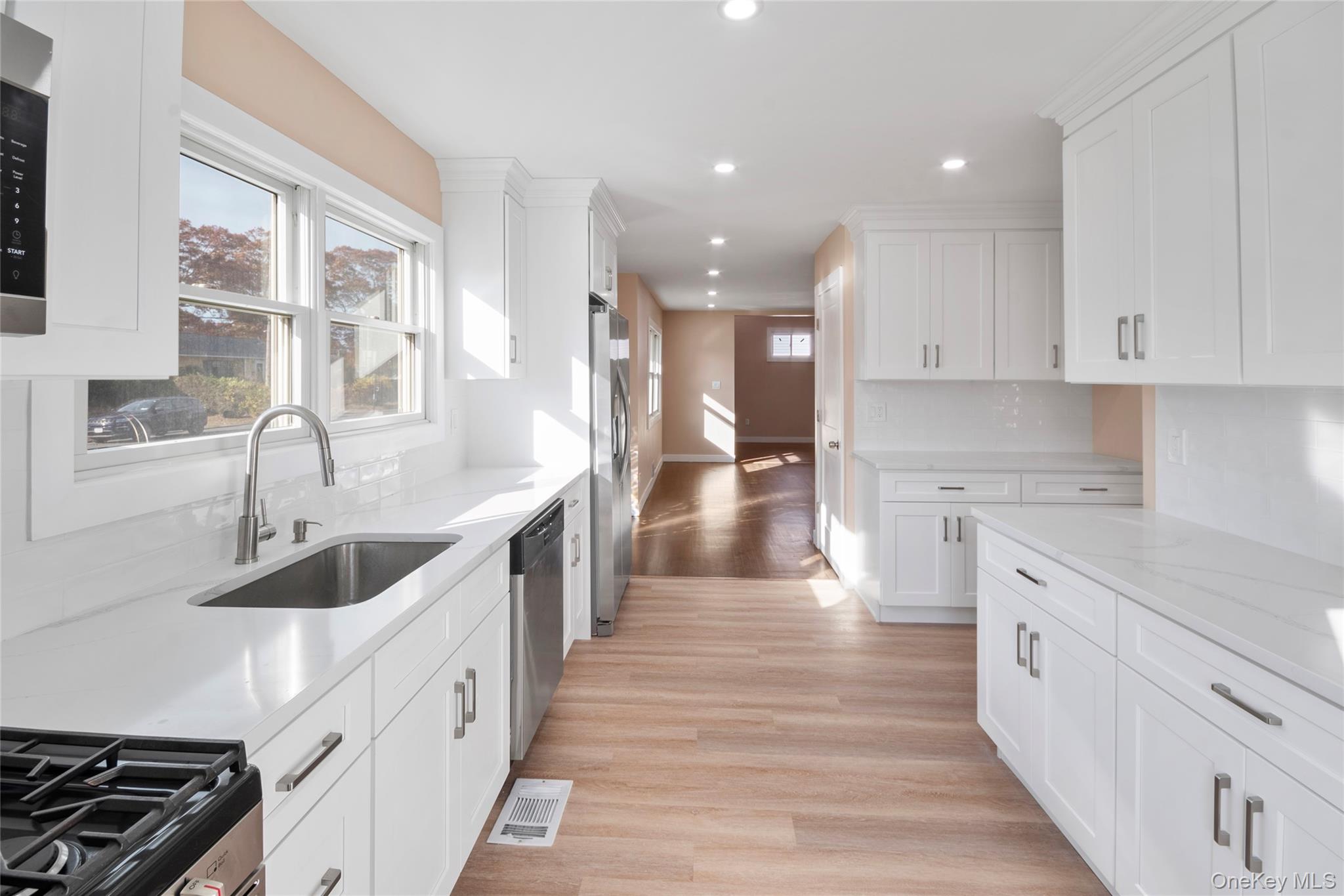 #14 photo, 1039 Carll Drive, Bay Shore , NY 11706