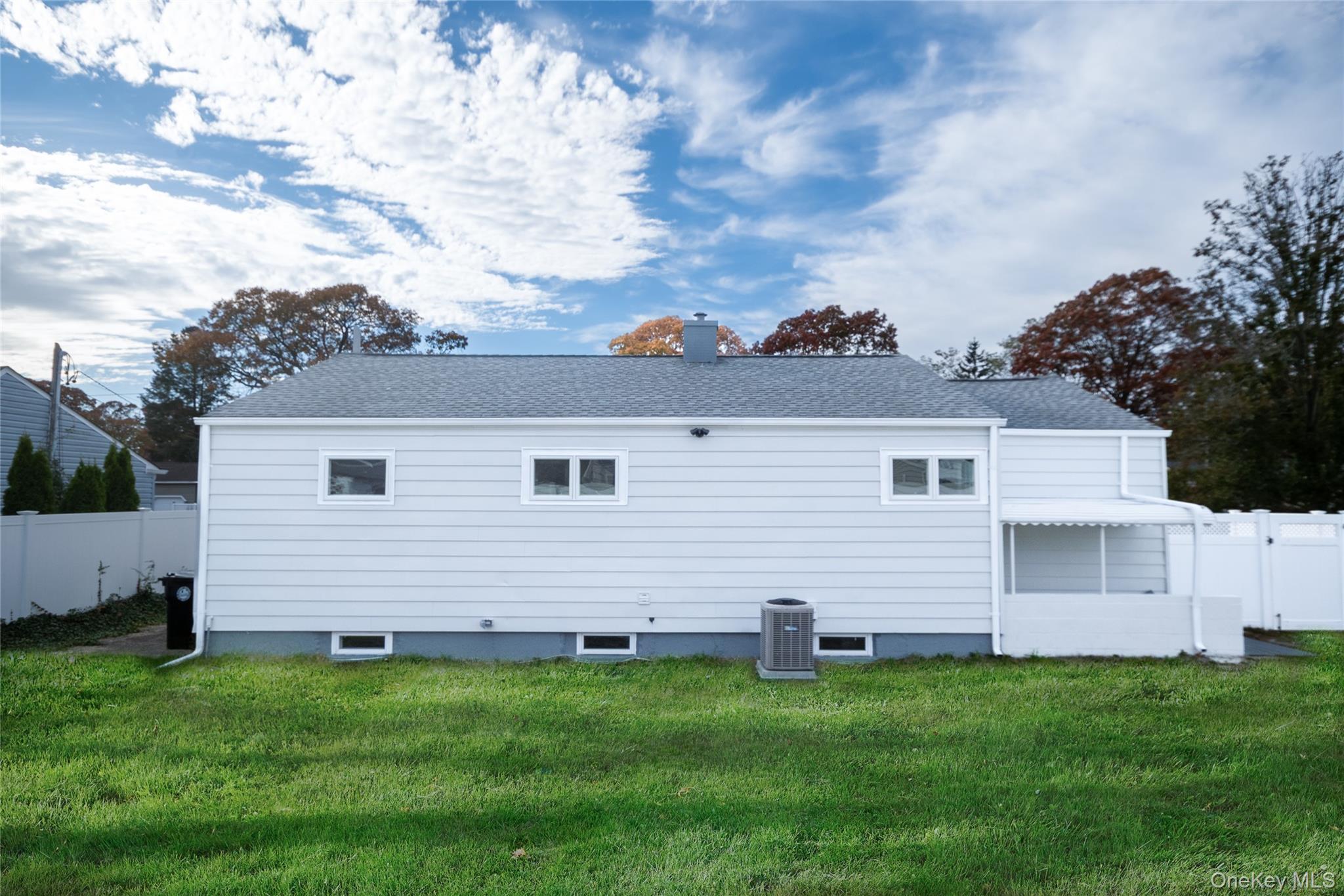 #5 photo, 1039 Carll Drive, Bay Shore , NY 11706