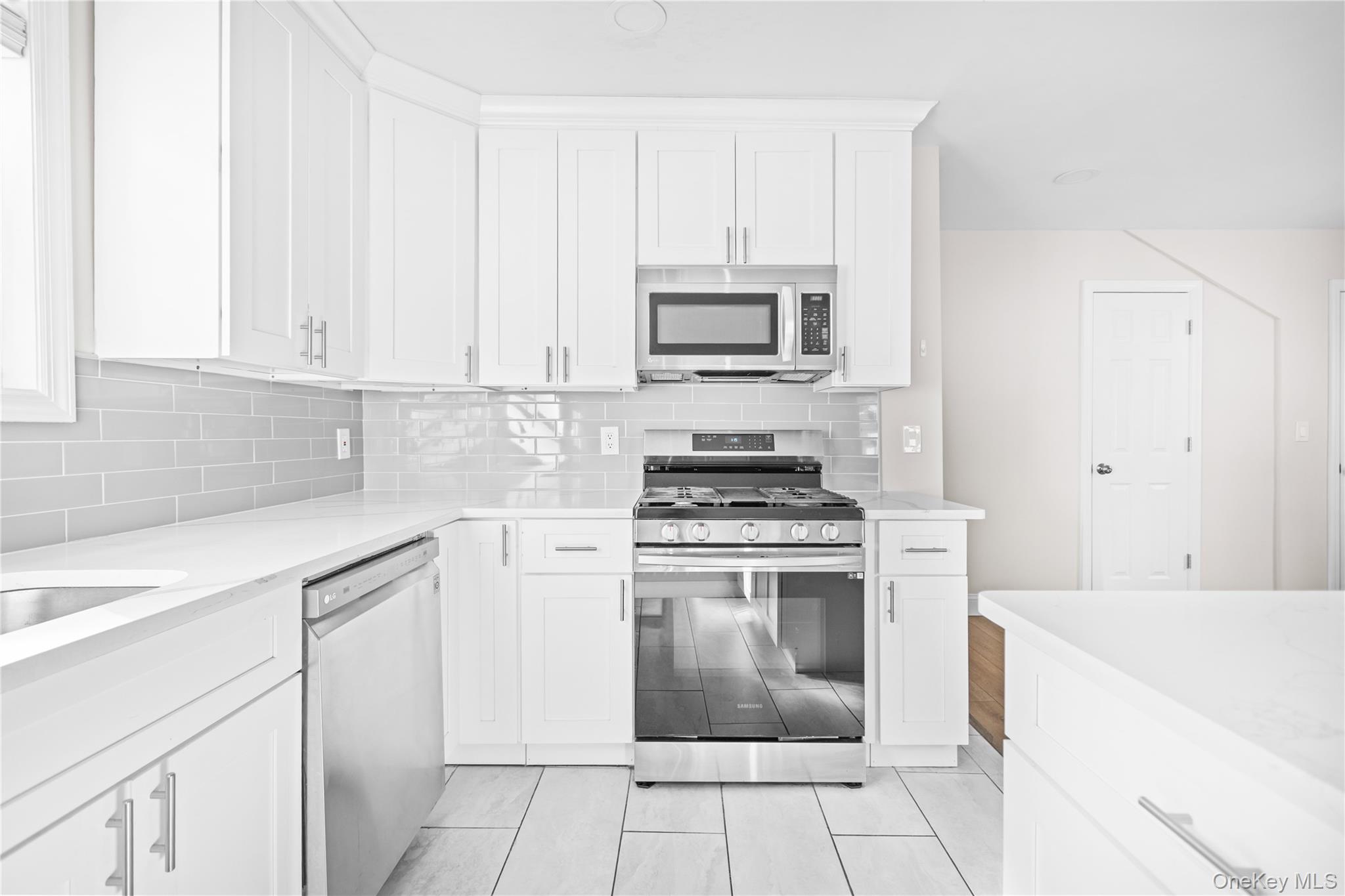 #6 photo, 2319 Ocean Avenue, Ronkonkoma , NY 11779