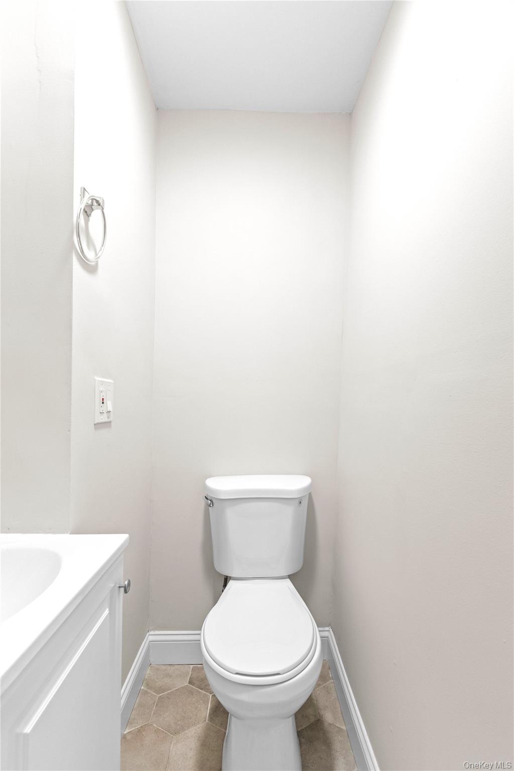 #7 photo, 2319 Ocean Avenue, Ronkonkoma , NY 11779