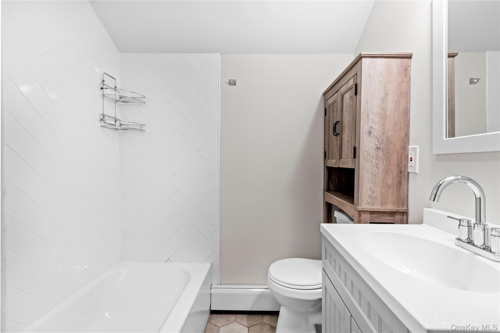 #8 photo, 2319 Ocean Avenue, Ronkonkoma , NY 11779