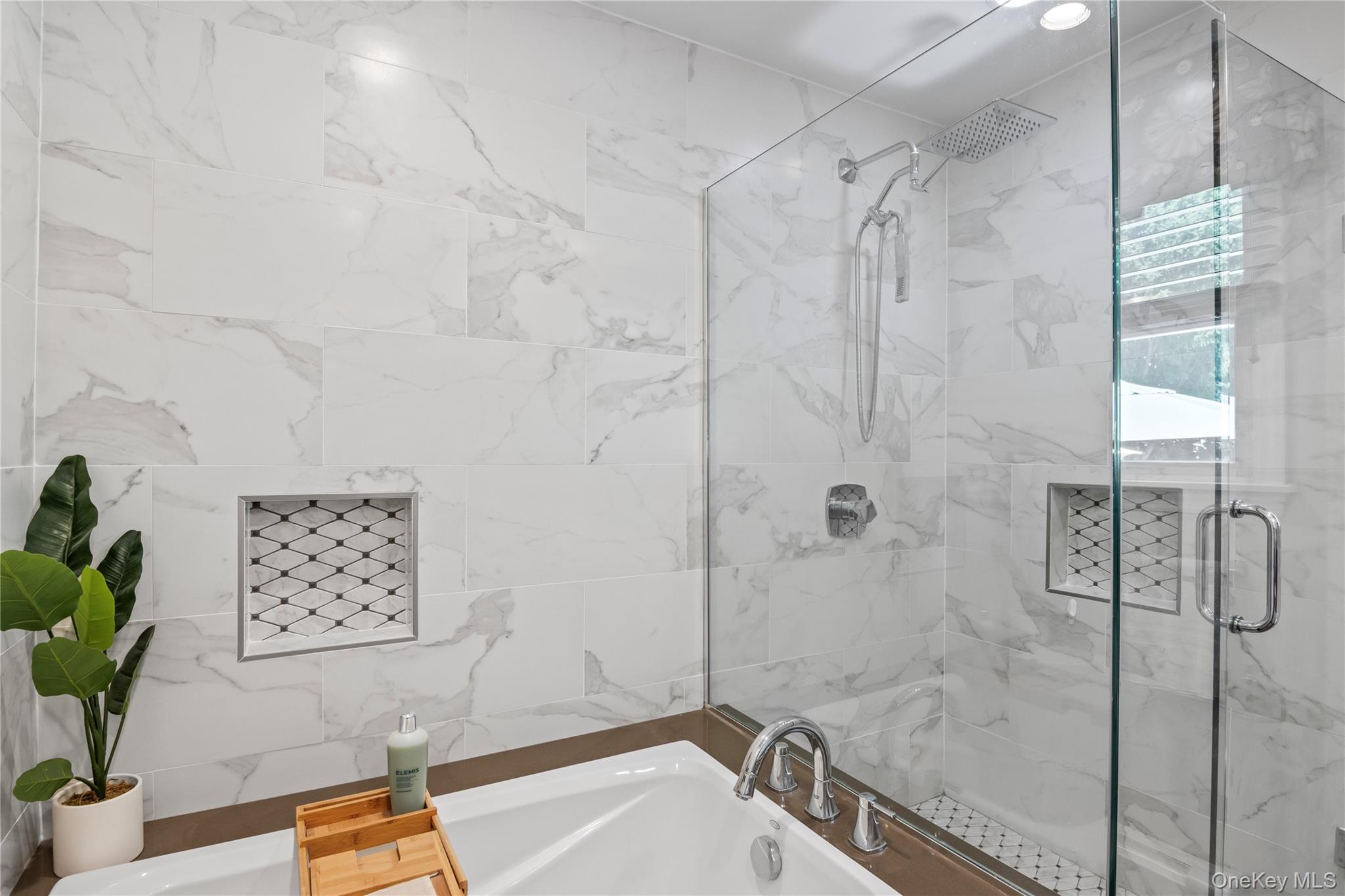 #18 photo, 5 Norma Lane, Kings Park , NY 11754