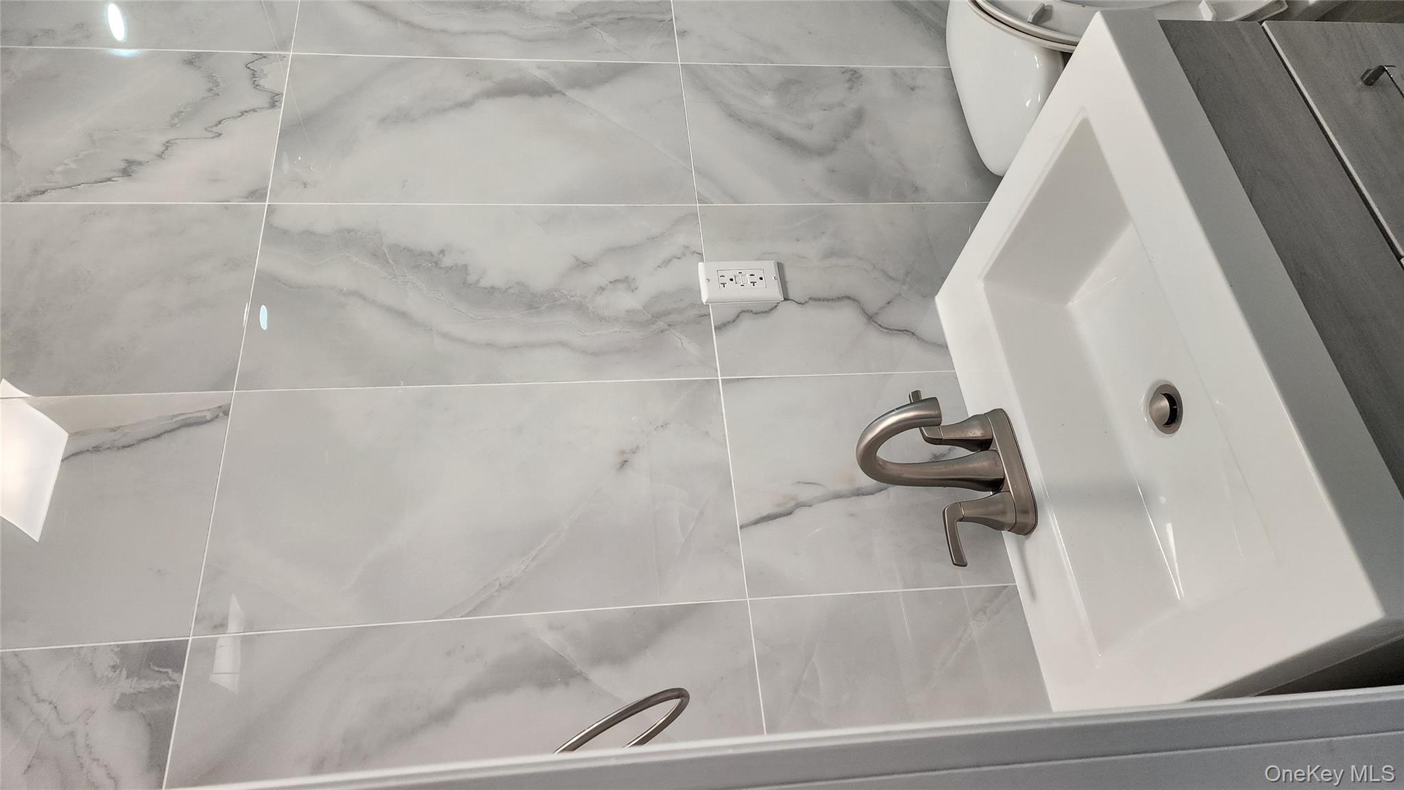 #18 photo, 126 Forest Avenue, Glen Cove , NY 11542