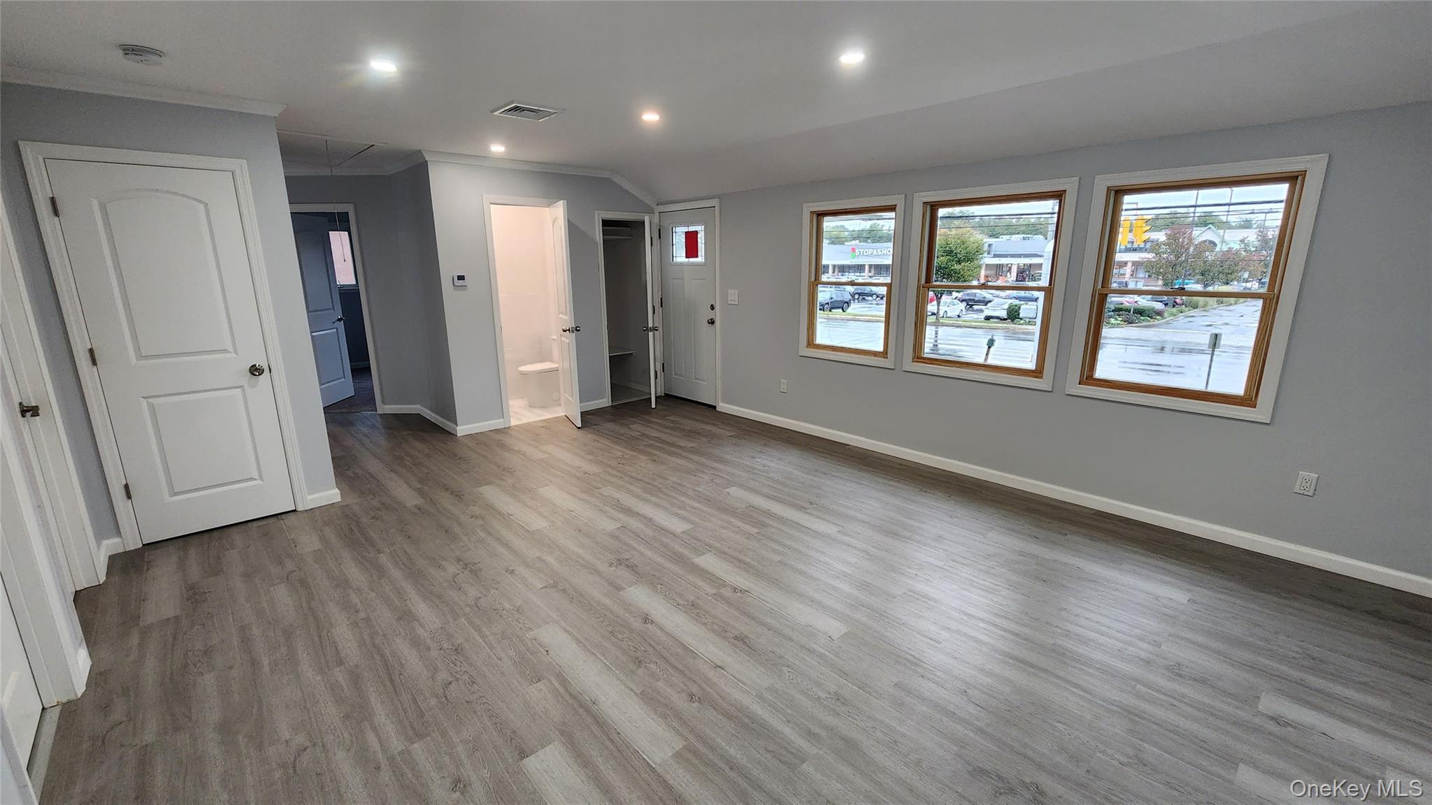 #4 photo, 126 Forest Avenue, Glen Cove , NY 11542