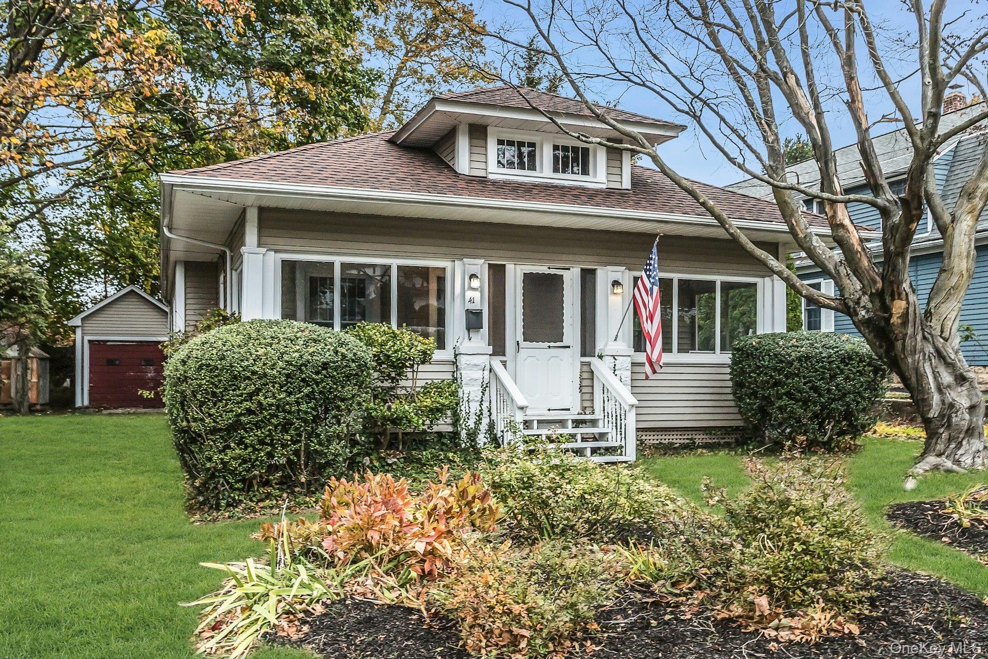 #2 photo, 41 Washington Place, Northport , NY 11768