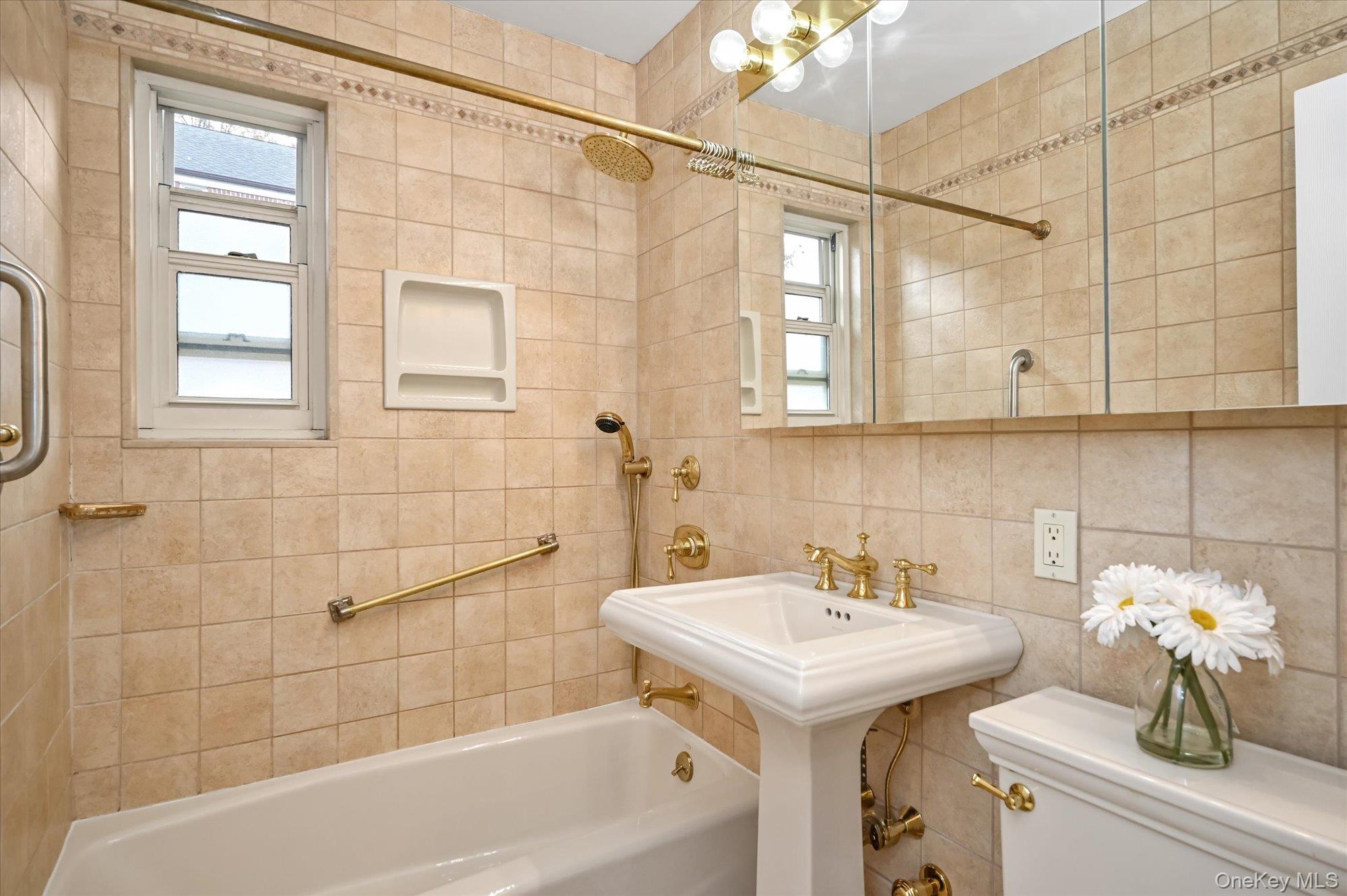 #9 photo, 251-16 60th Avenue, Little Neck , NY 11362