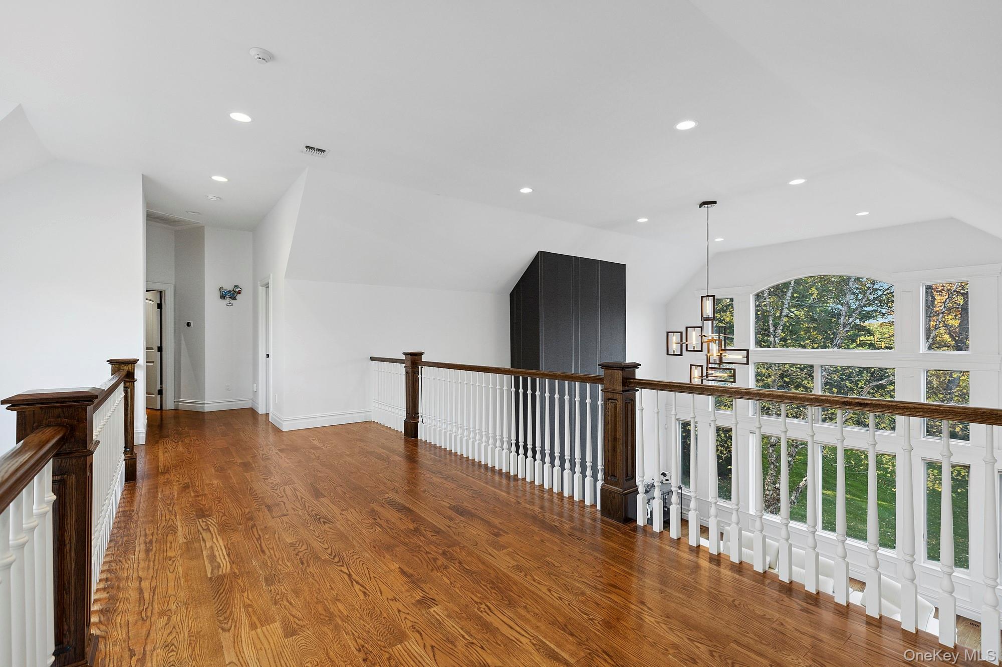 #18 photo, 144 Round Swamp Road, West Hills , NY 11743