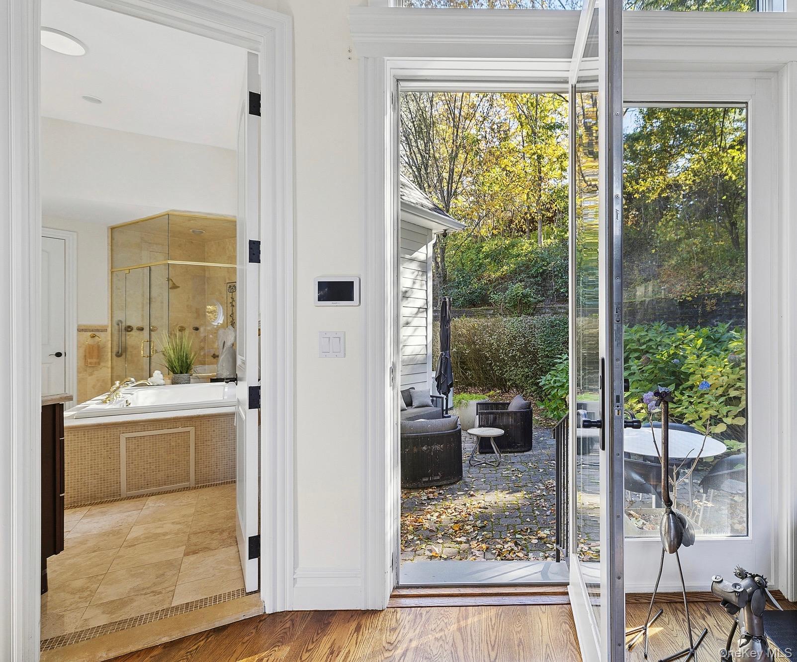 #20 photo, 144 Round Swamp Road, West Hills , NY 11743