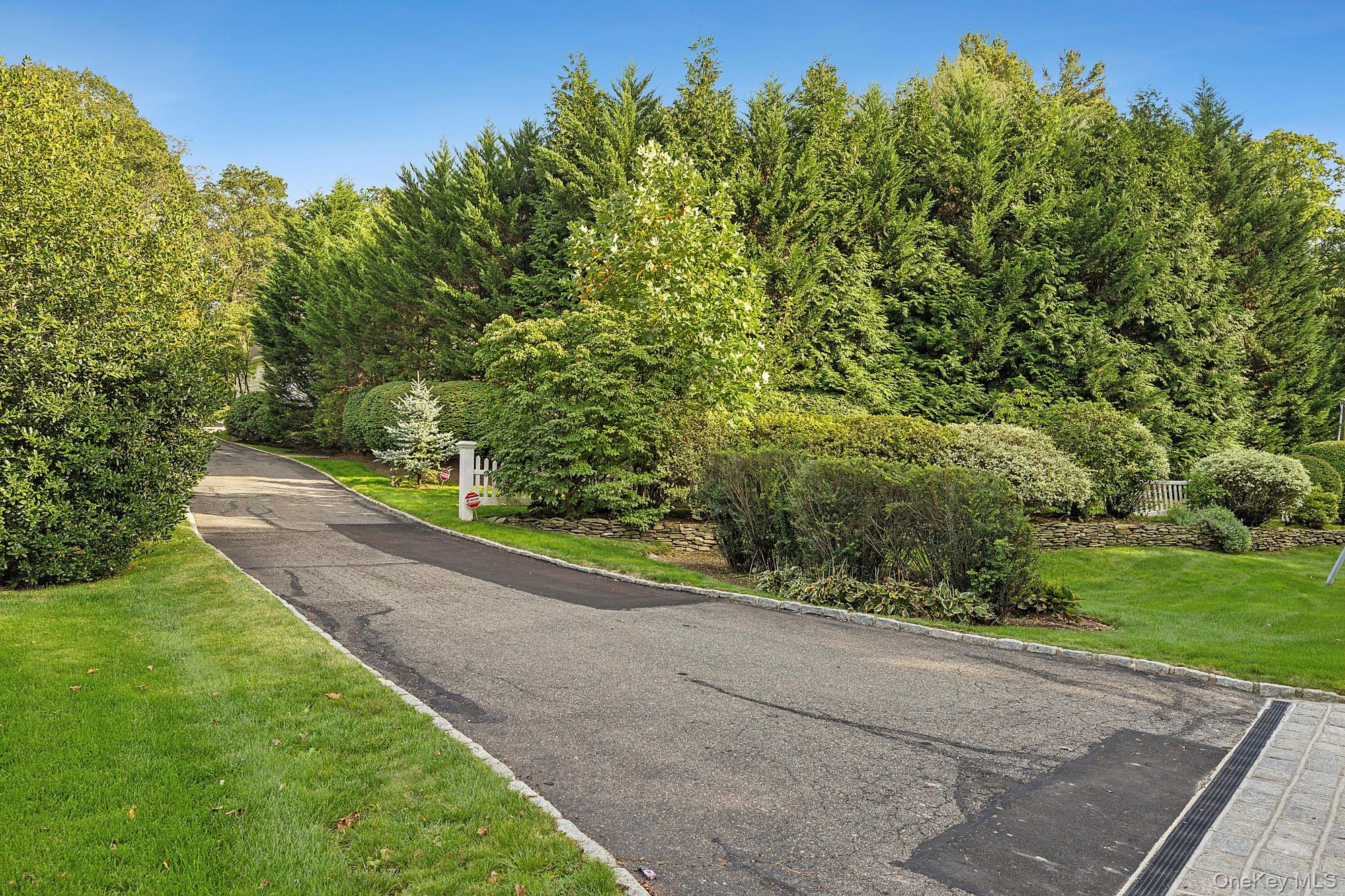 #4 photo, 144 Round Swamp Road, West Hills , NY 11743