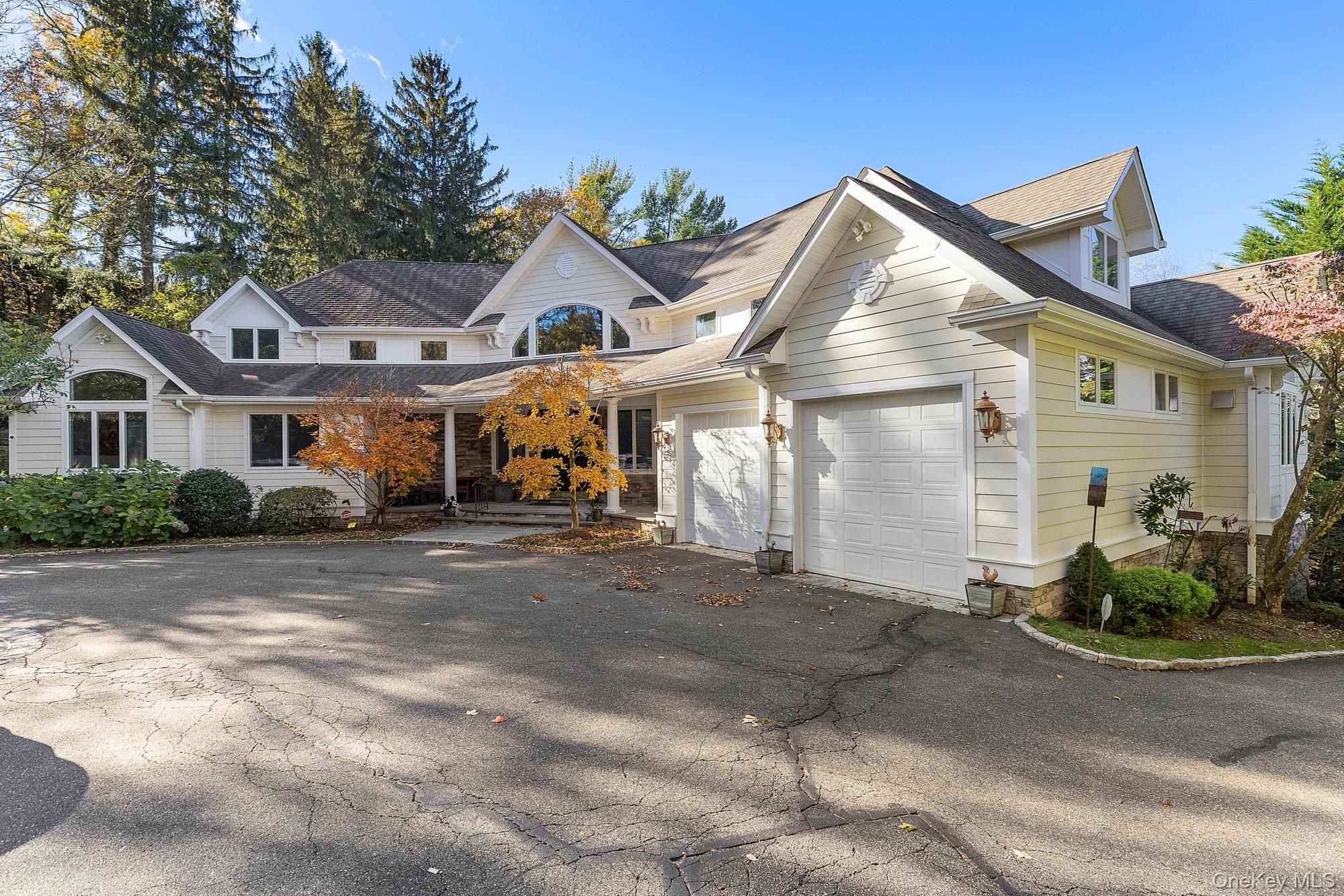 #6 photo, 144 Round Swamp Road, West Hills , NY 11743