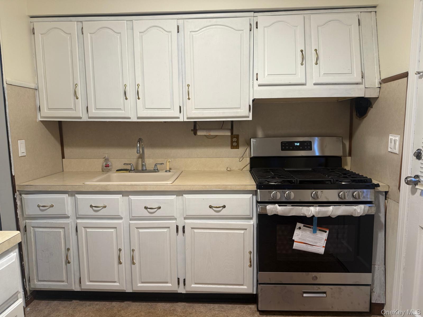 #5 photo, 110 Evergreen Avenue, Lynbrook , NY 11563