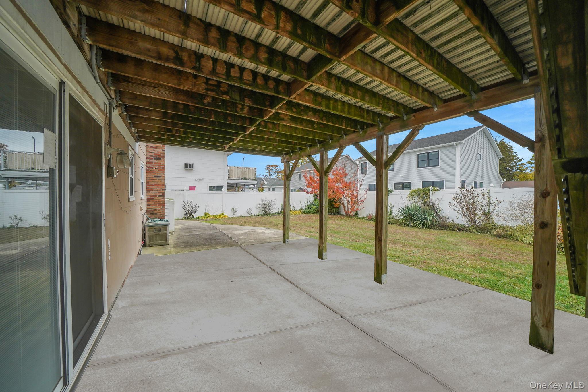 #7 photo, 501 Windmill Avenue, West Babylon , NY 11704