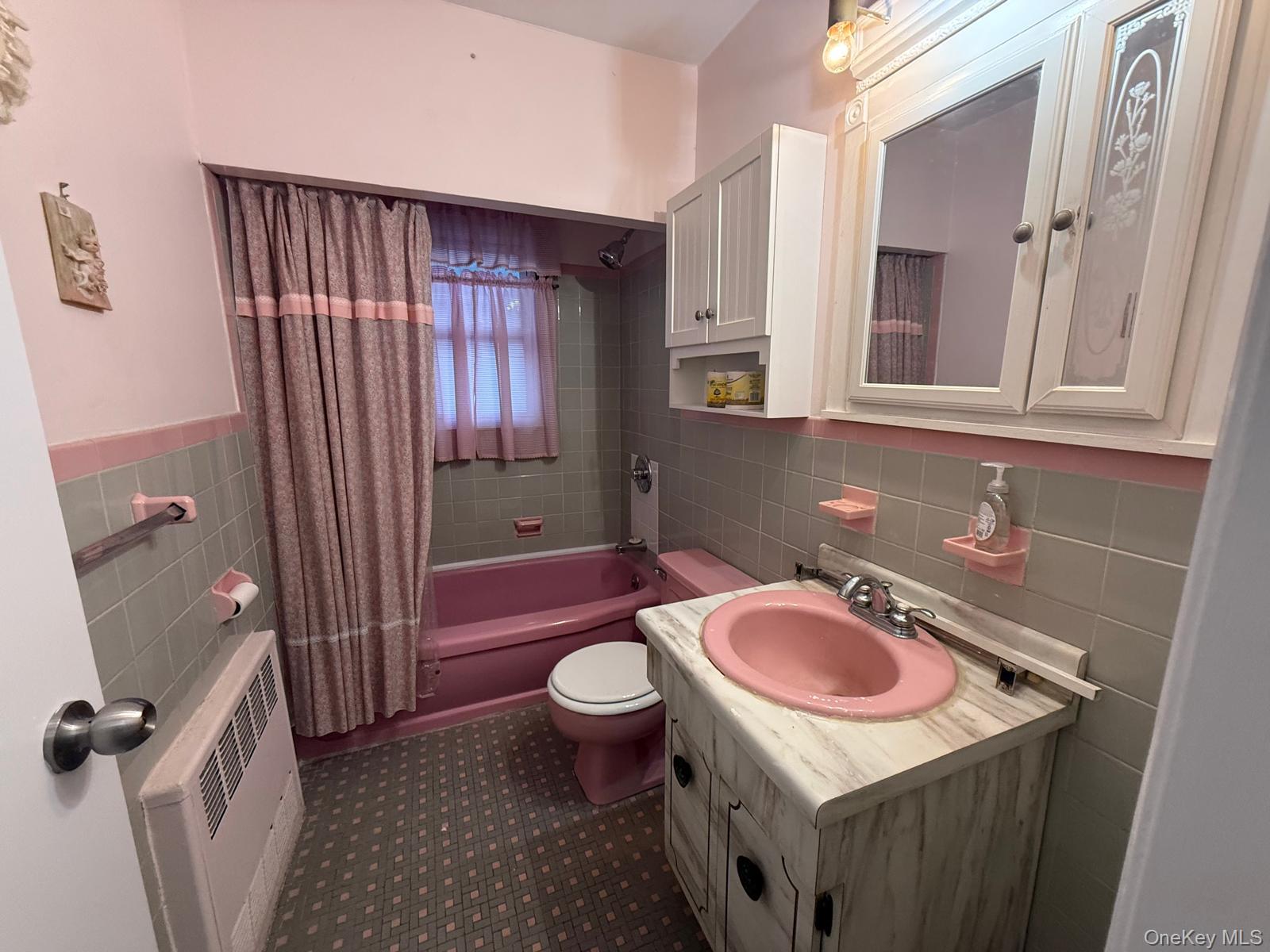 #14 photo, 110 Evergreen Avenue, Lynbrook , NY 11563