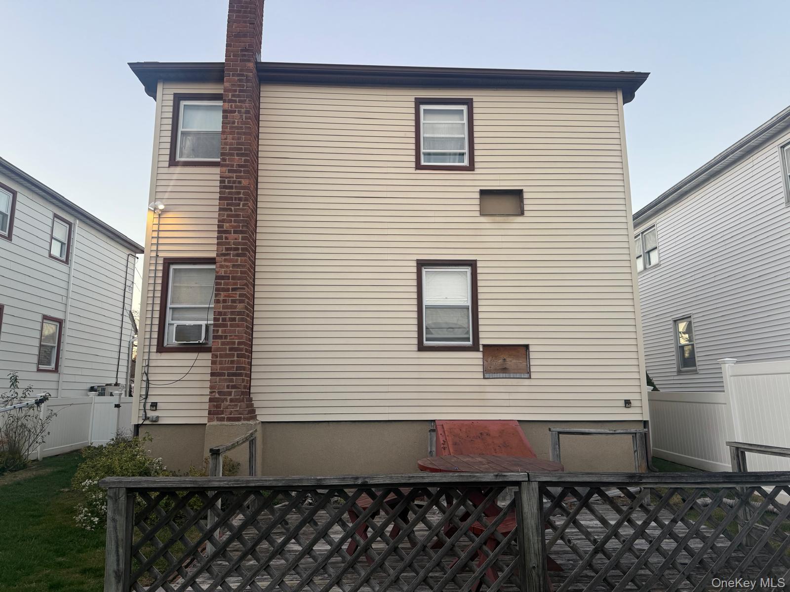 #18 photo, 110 Evergreen Avenue, Lynbrook , NY 11563