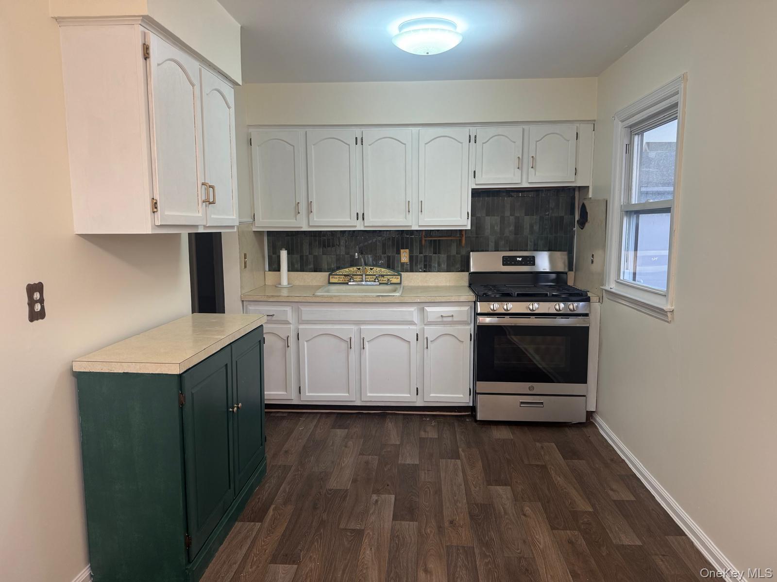 #5 photo, 110 Evergreen Avenue, Lynbrook , NY 11563