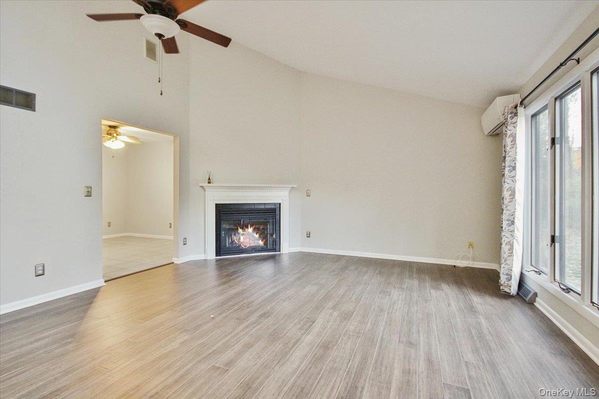 #11 photo, 102 Old Post Road, Marlboro , NY 12542