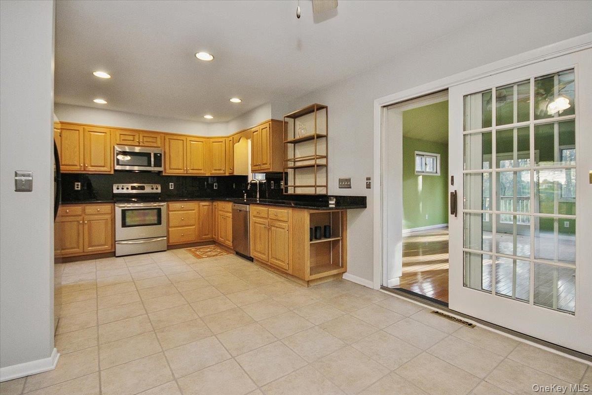 #14 photo, 102 Old Post Road, Marlboro , NY 12542