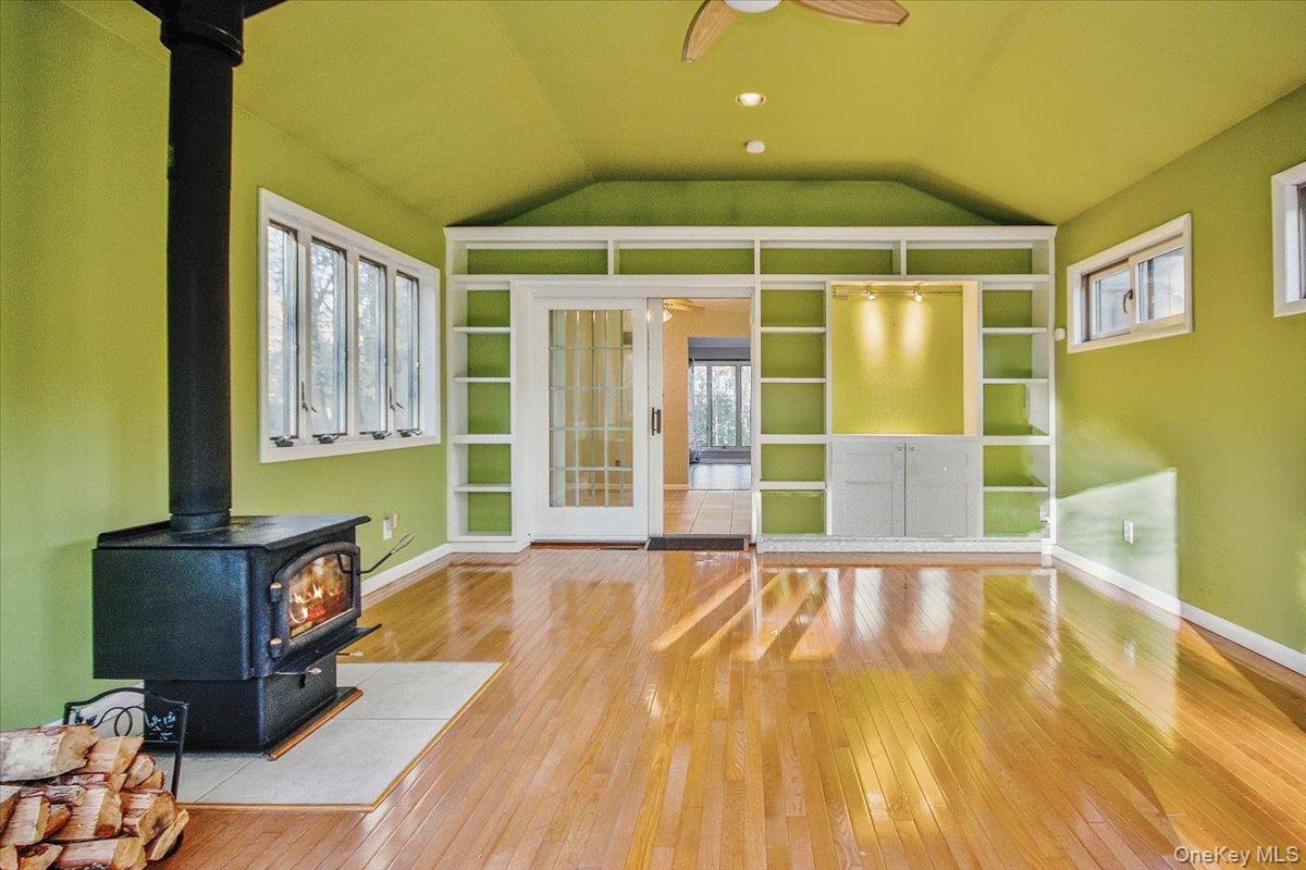 #15 photo, 102 Old Post Road, Marlboro , NY 12542