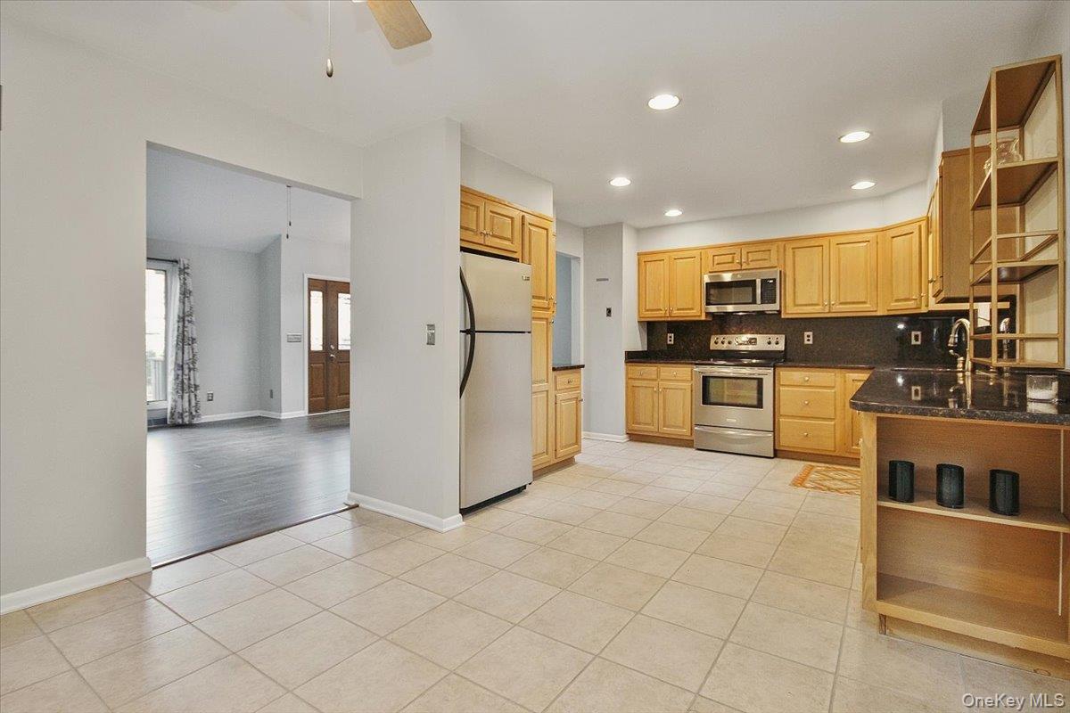 #18 photo, 102 Old Post Road, Marlboro , NY 12542