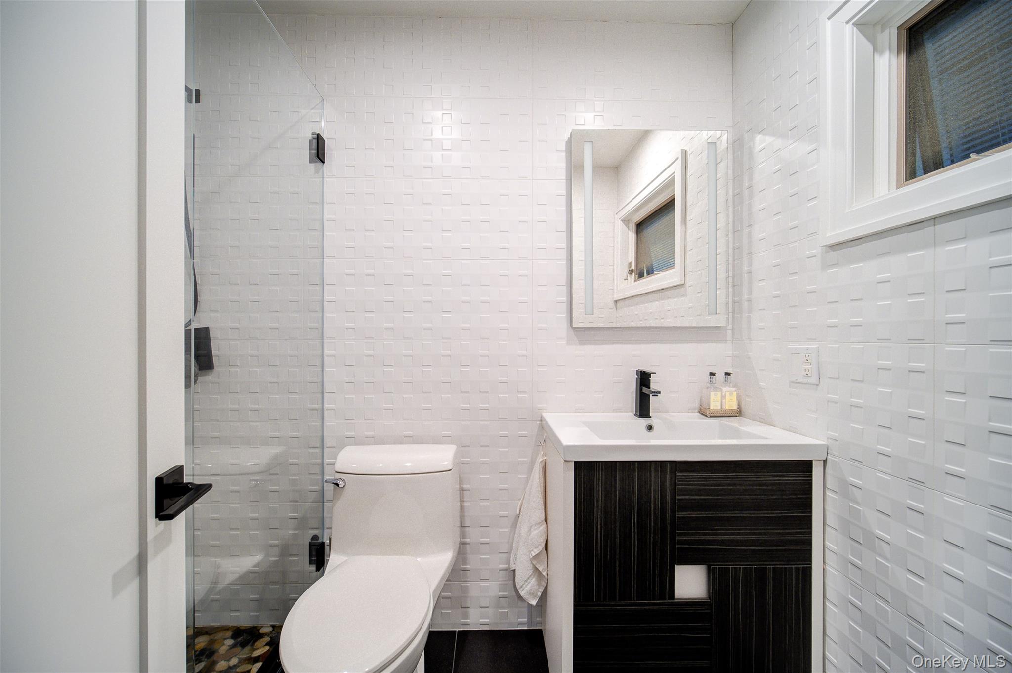 #17 photo, 4 Ayr Court, Airmont , NY 10901