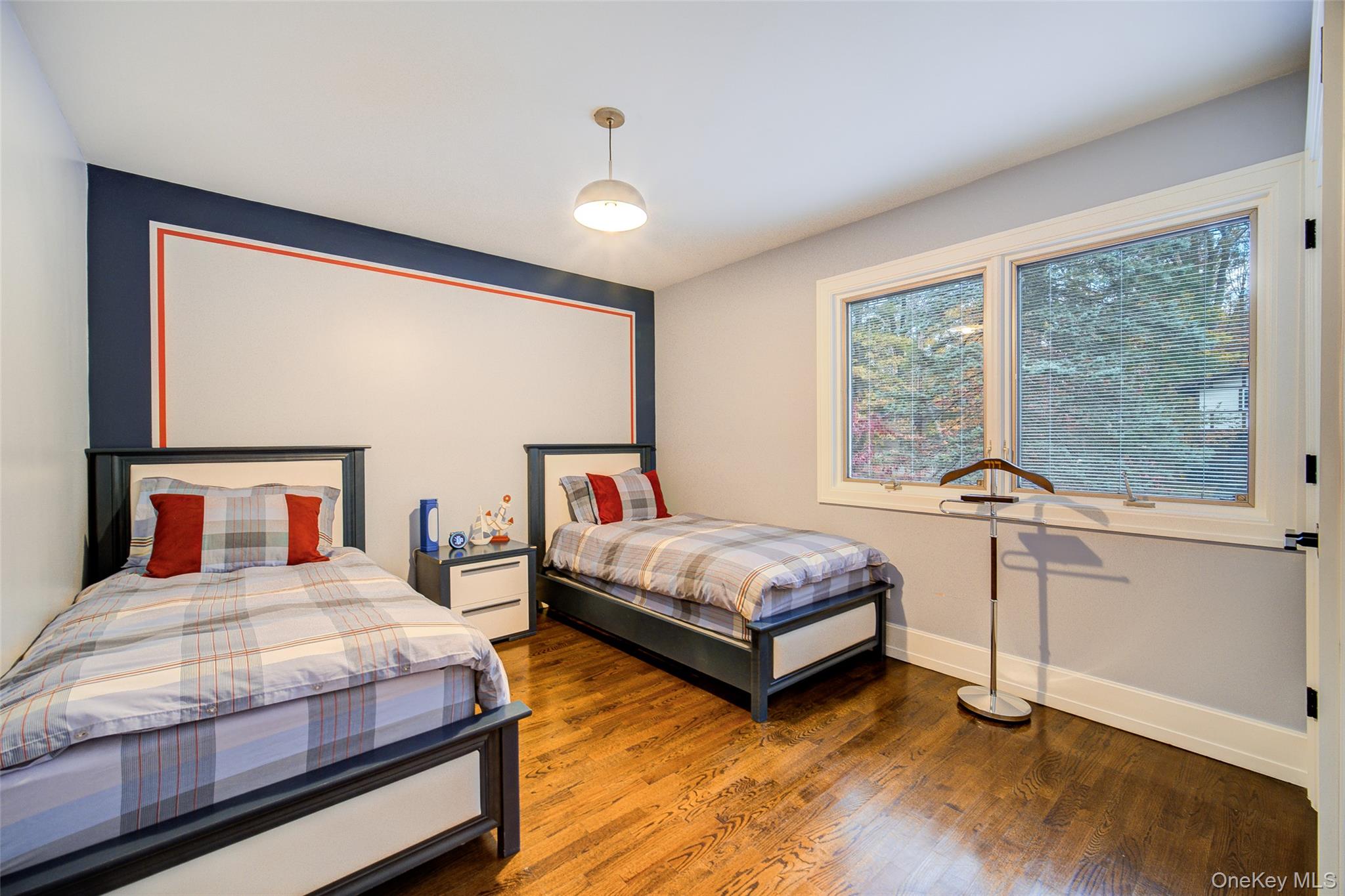 #20 photo, 4 Ayr Court, Airmont , NY 10901