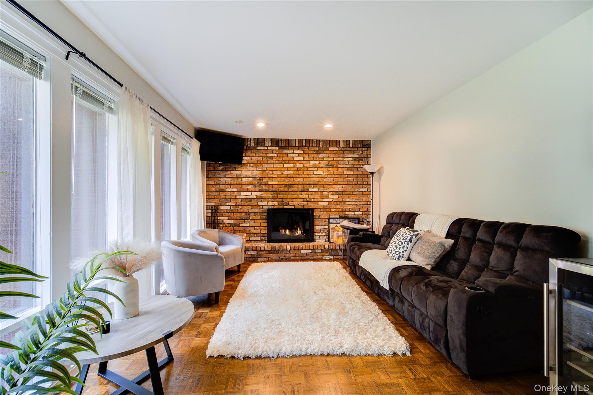 #5 photo, 4 Ayr Court, Airmont , NY 10901